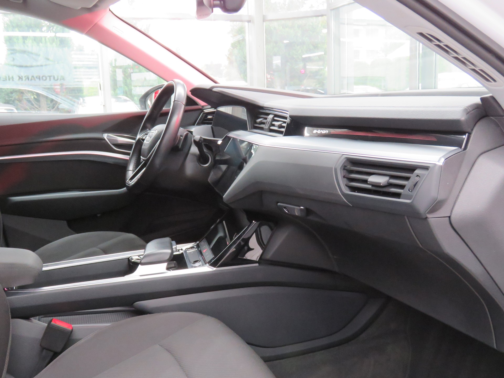 AUDI e-tron 50 Sportback S Line Quattro Automat-image-8