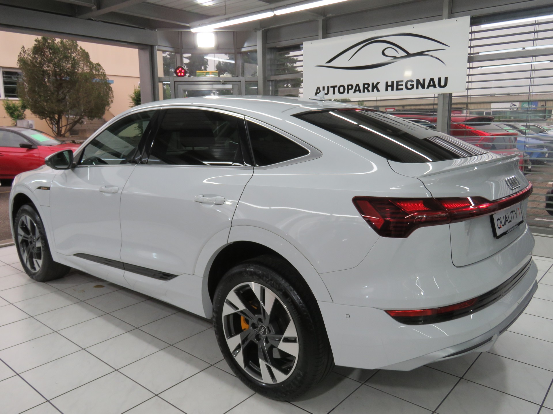 AUDI e-tron 50 Sportback S Line Quattro Automat-image-5