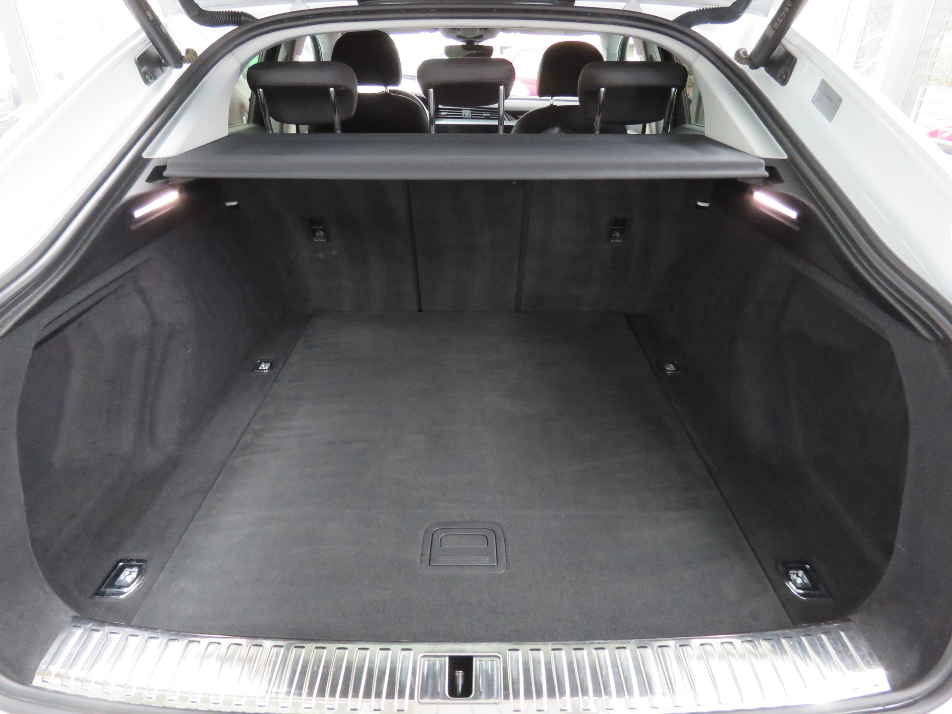 AUDI e-tron 50 Sportback S Line Quattro Automat-image-12