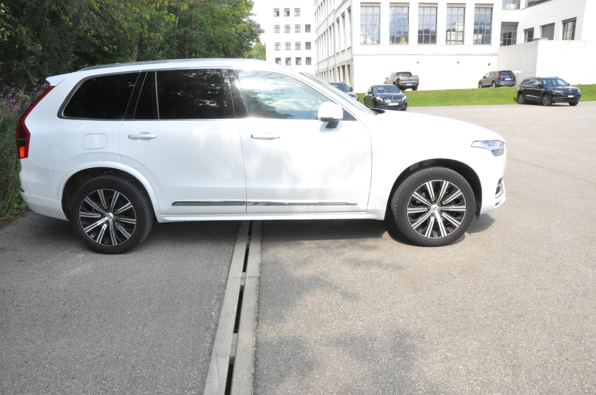 VOLVO XC90 T5 AWD Inscription-image-1