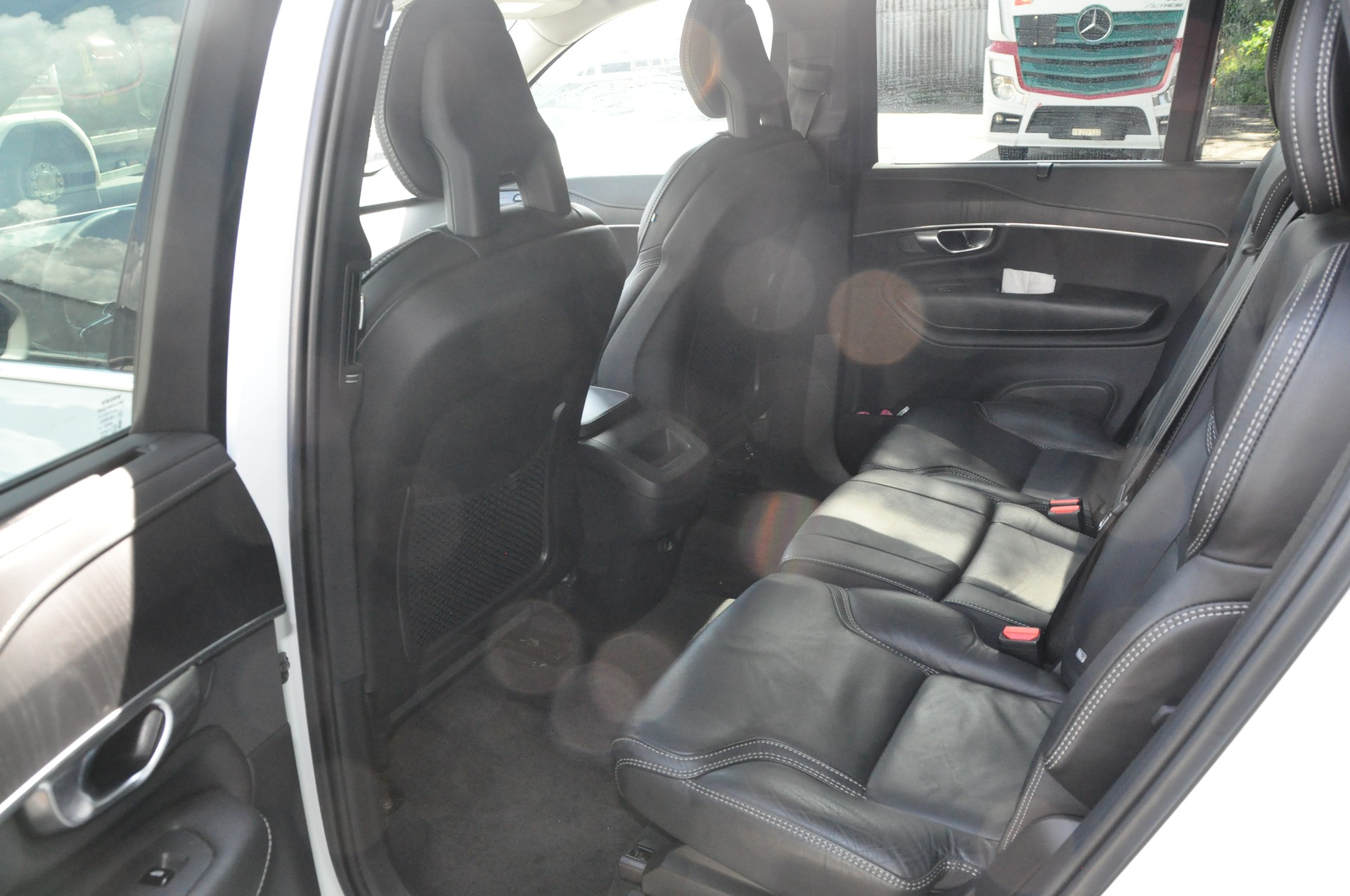 VOLVO XC90 T5 AWD Inscription-image-4