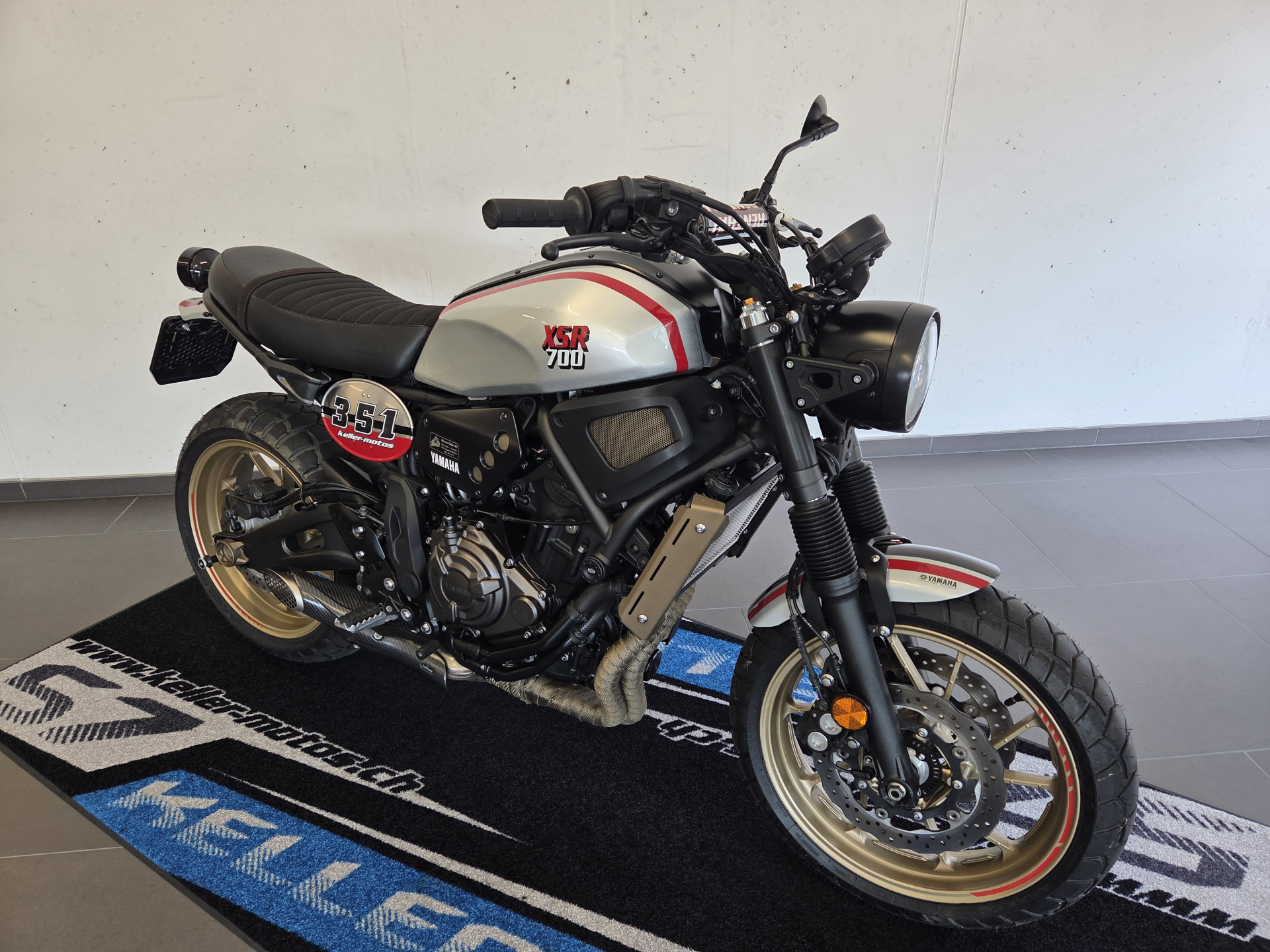 YAMAHA XSR 700 XTribute-showroom-element-2