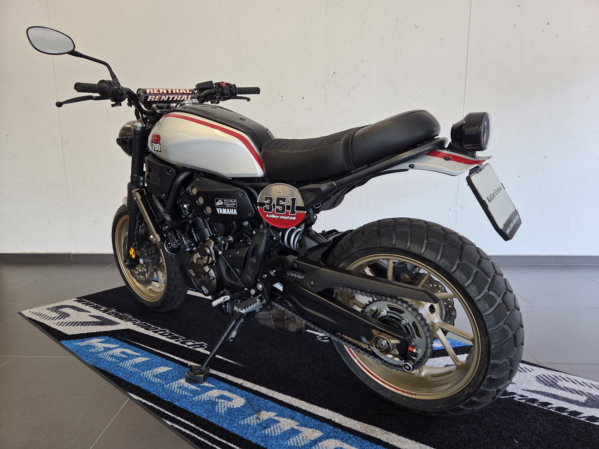 YAMAHA XSR 700 XTribute-showroom-element-3