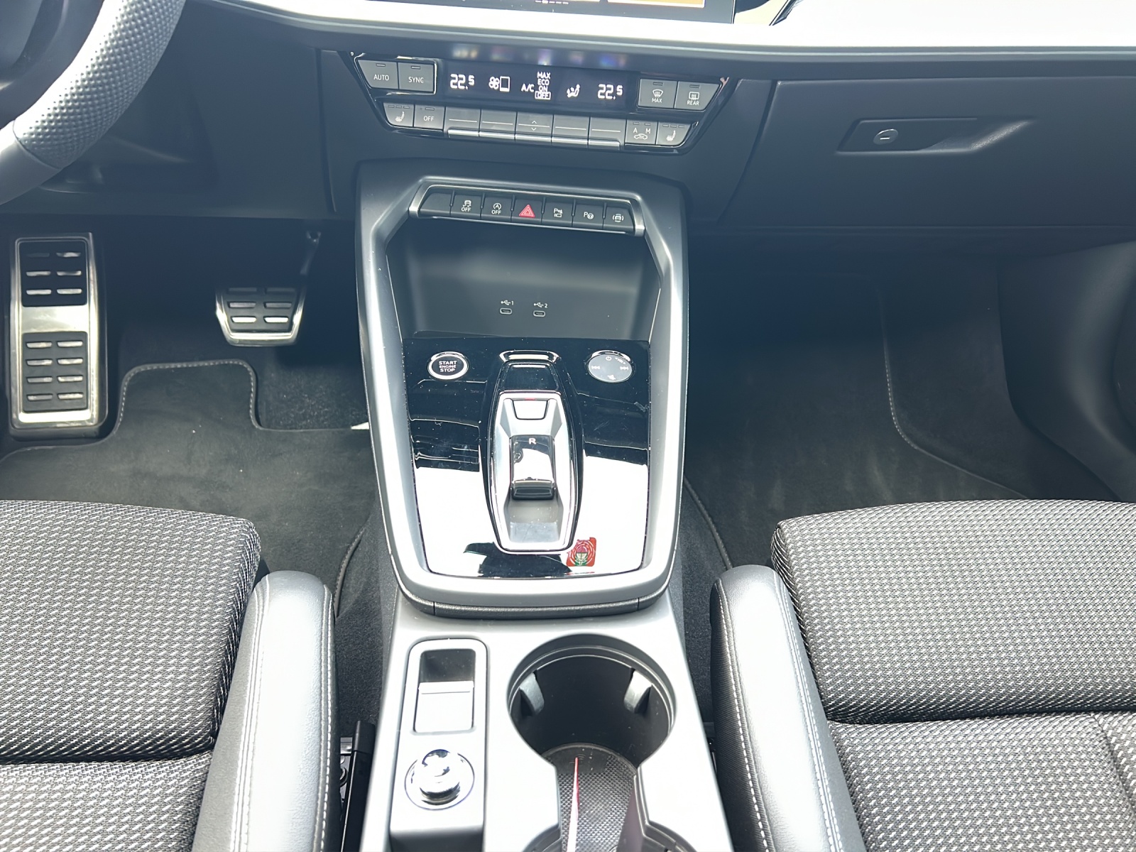 AUDI A3 Sportback 35 TFSI S line Attraction S-tronic-image-13