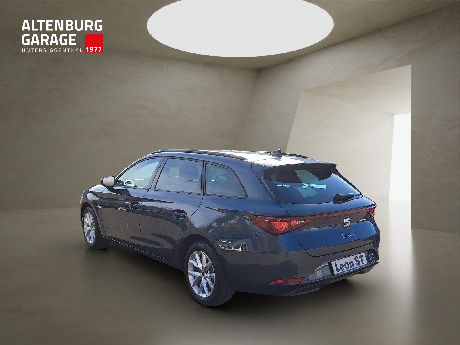 SEAT Leon ST 1.5 eTSI mHEV DSG Business Edition-image-2