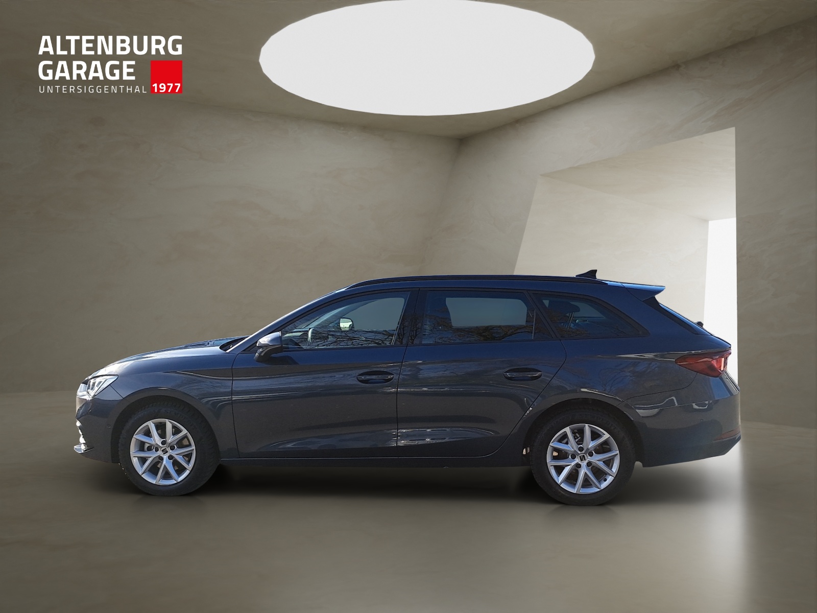SEAT Leon ST 1.5 eTSI mHEV DSG Business Edition-image-1