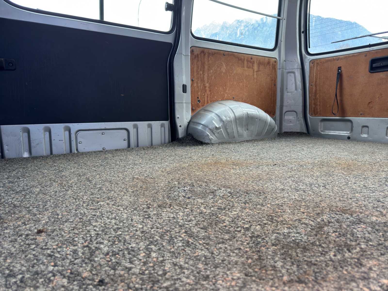 TOYOTA Hiace D-4D Van 4WD SWB-image-12