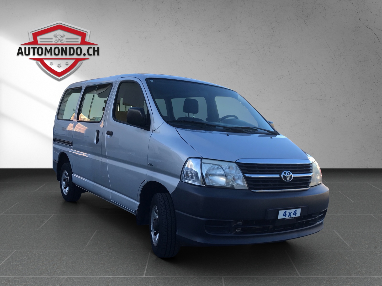 TOYOTA Hiace D-4D Van 4WD SWB-image-1