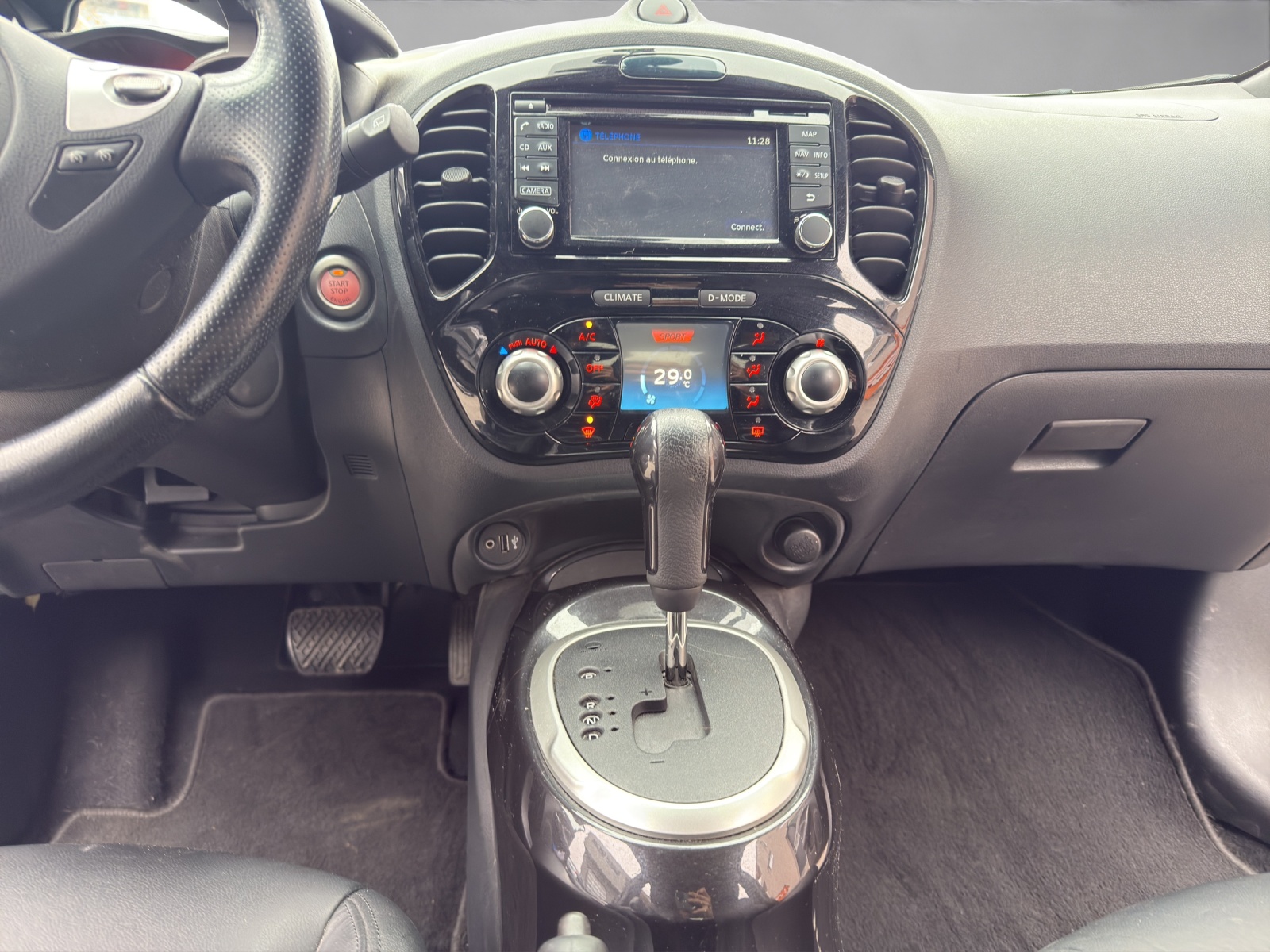 NISSAN Juke 1.6 DIG-T tekna 4x4 Xtronic M-CVT-image-14
