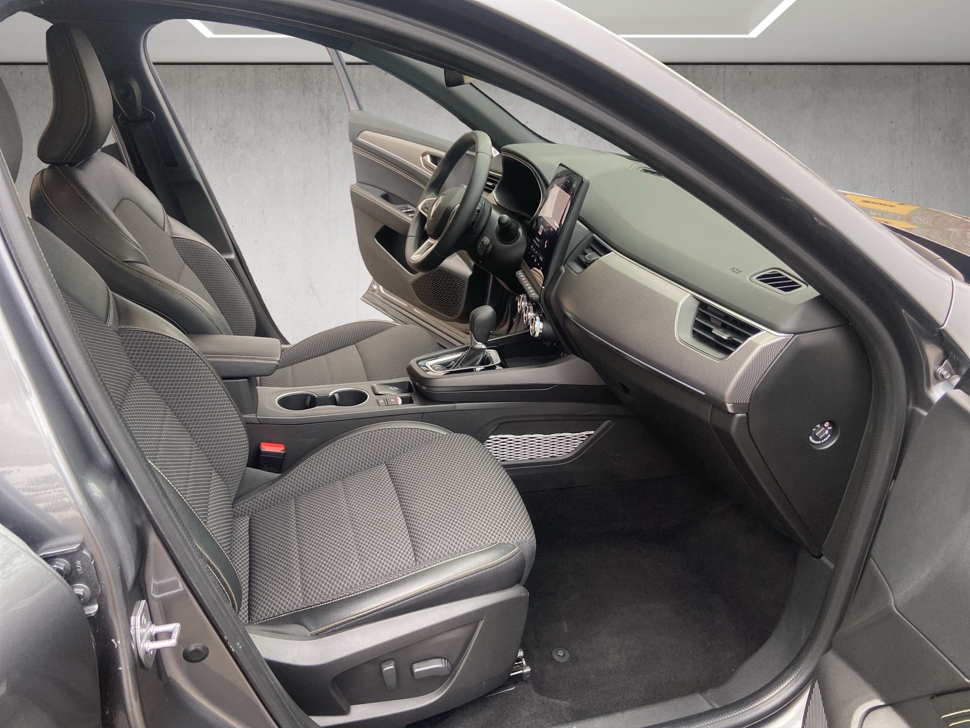 RENAULT Arkana 1.3 TCe Techno EDC-image-12