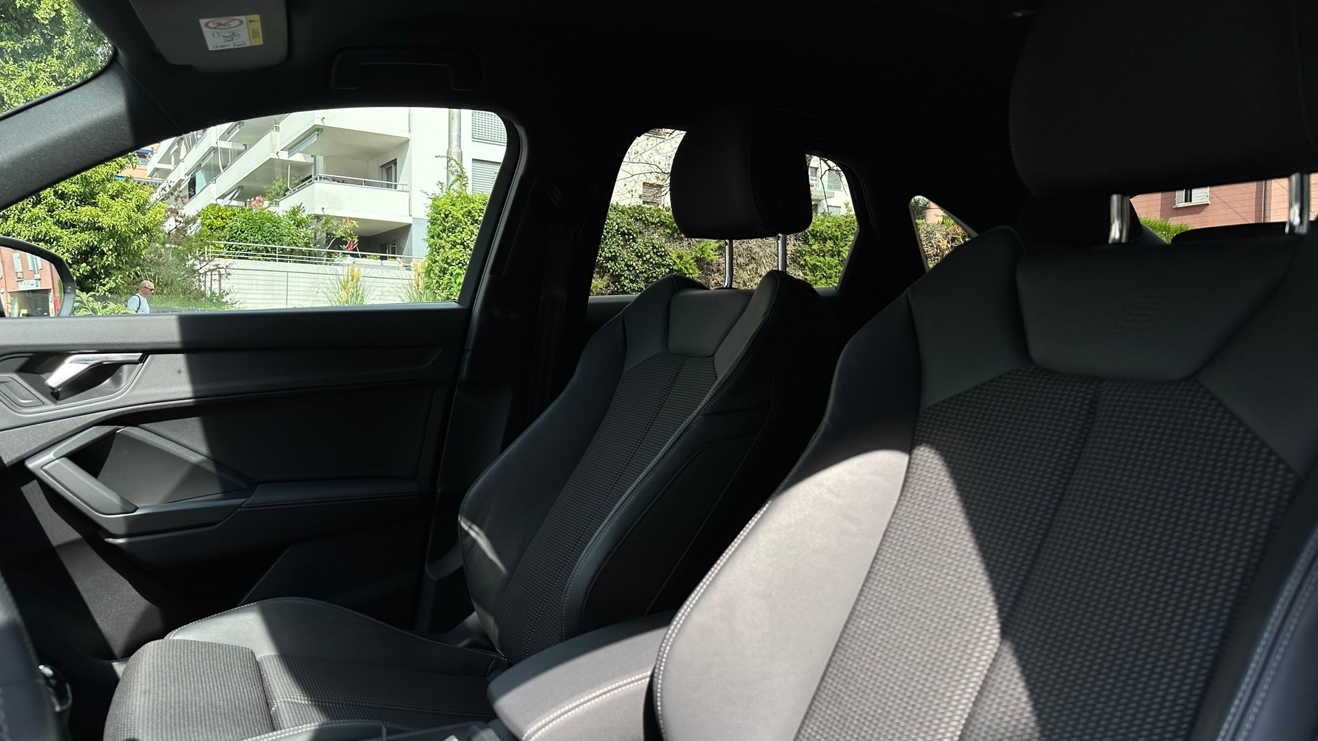 AUDI Q3 Sportback 40 TDI S line quattro S-tronic-image-5