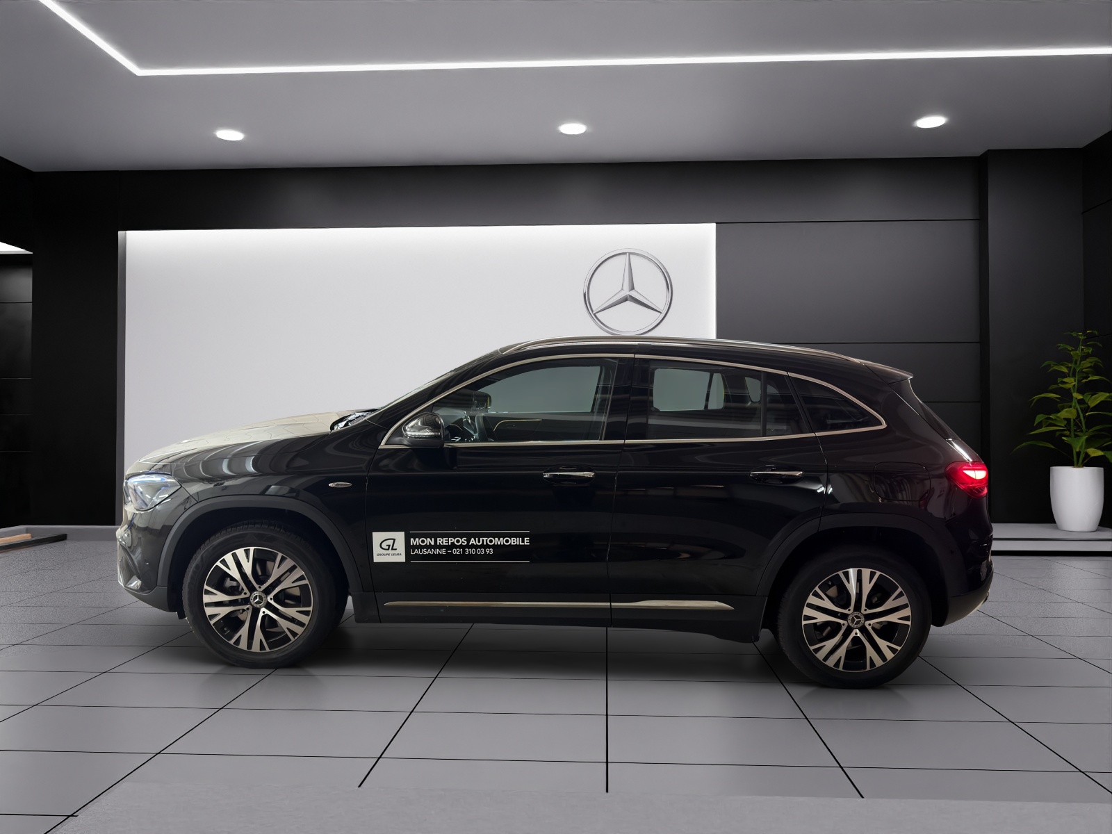 MERCEDES-BENZ GLA 250 e EQ Star 8G-DCT-image-2