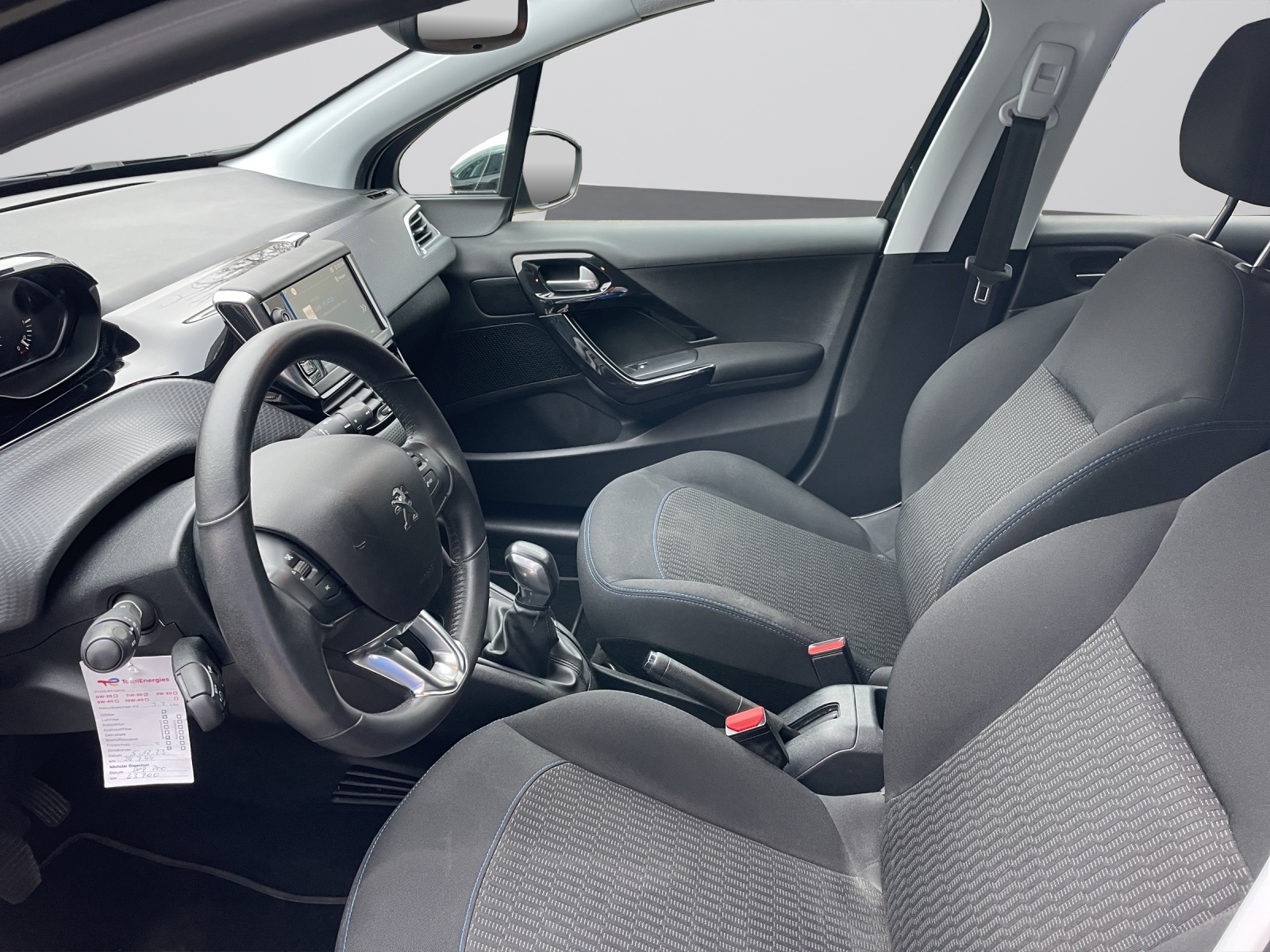 PEUGEOT 208 1.2 P.Tech Signature-image-4