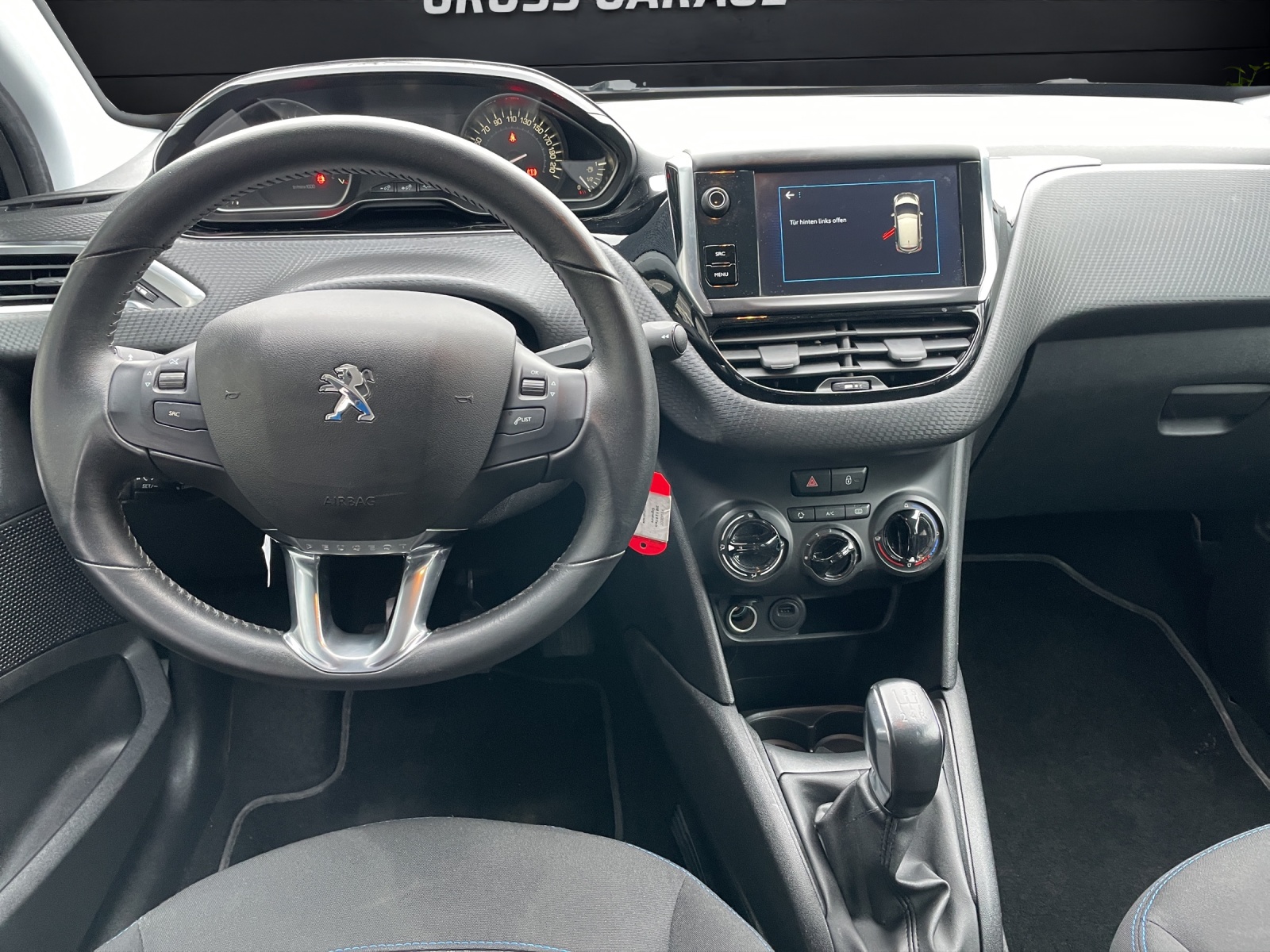PEUGEOT 208 1.2 P.Tech Signature-image-5