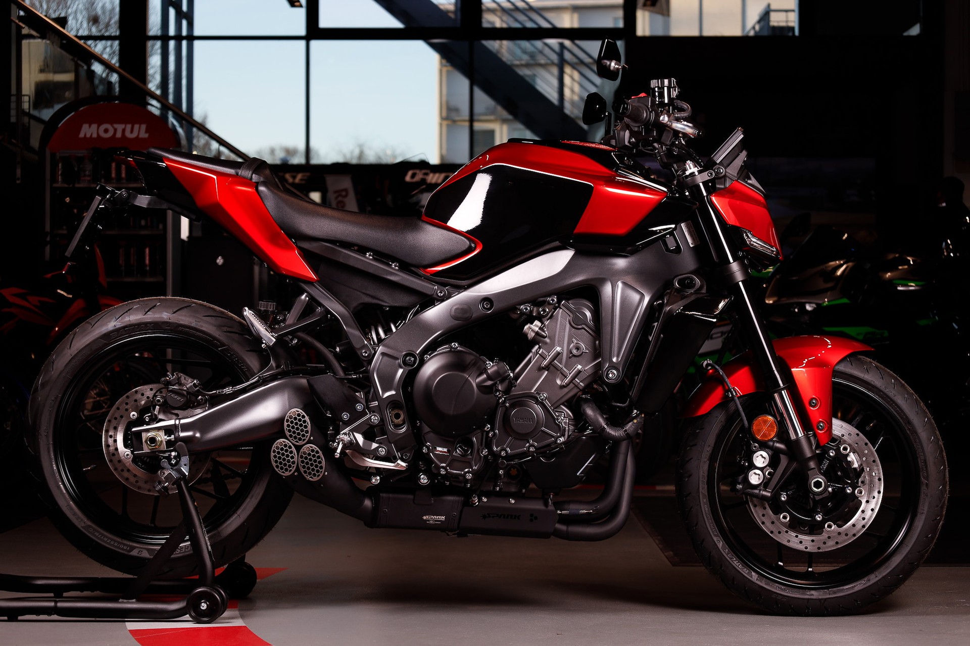 YAMAHA MT-09 Omega III-showroom-element-1