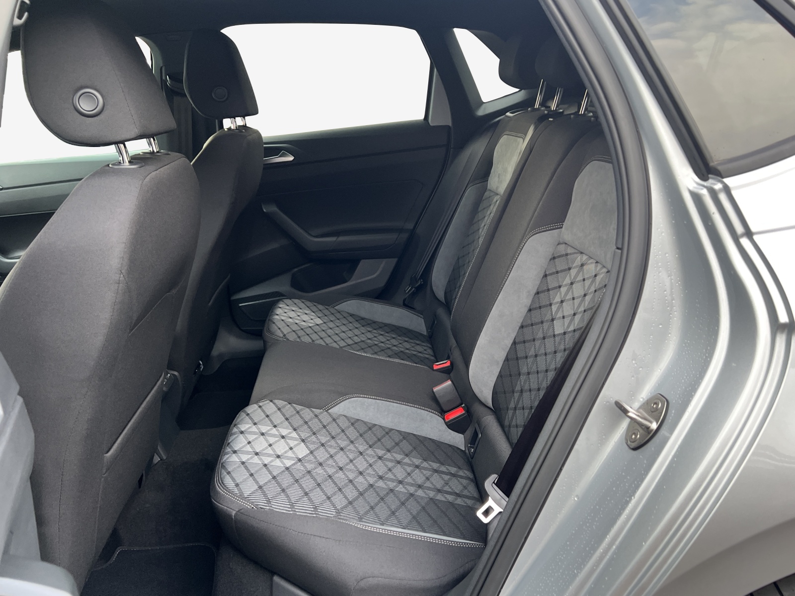 VW Polo 1.0 TSI R-Line DSG-image-11