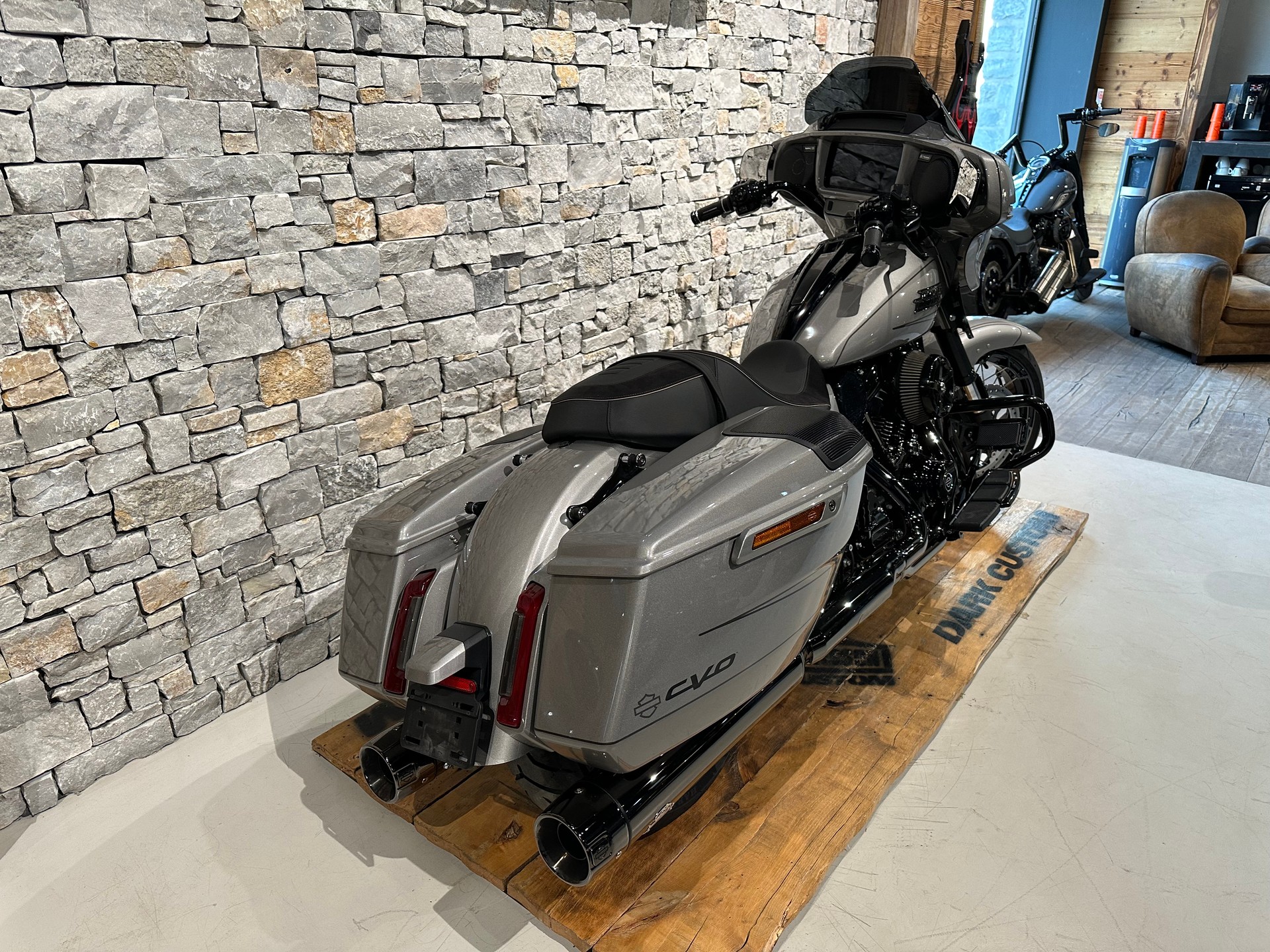 HARLEY-DAVIDSON FLHXSE Street Glide CVO 121-showroom-element-2