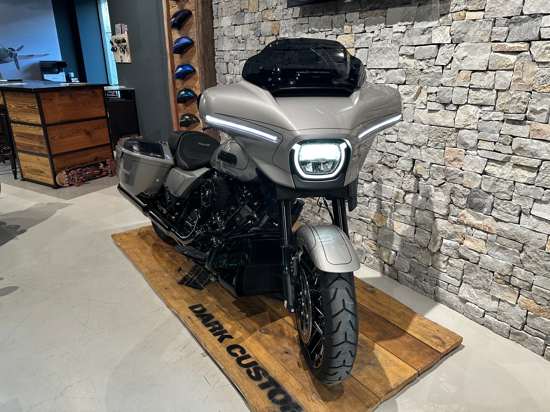 HARLEY-DAVIDSON FLHXSE Street Glide CVO 121-showroom-element-1