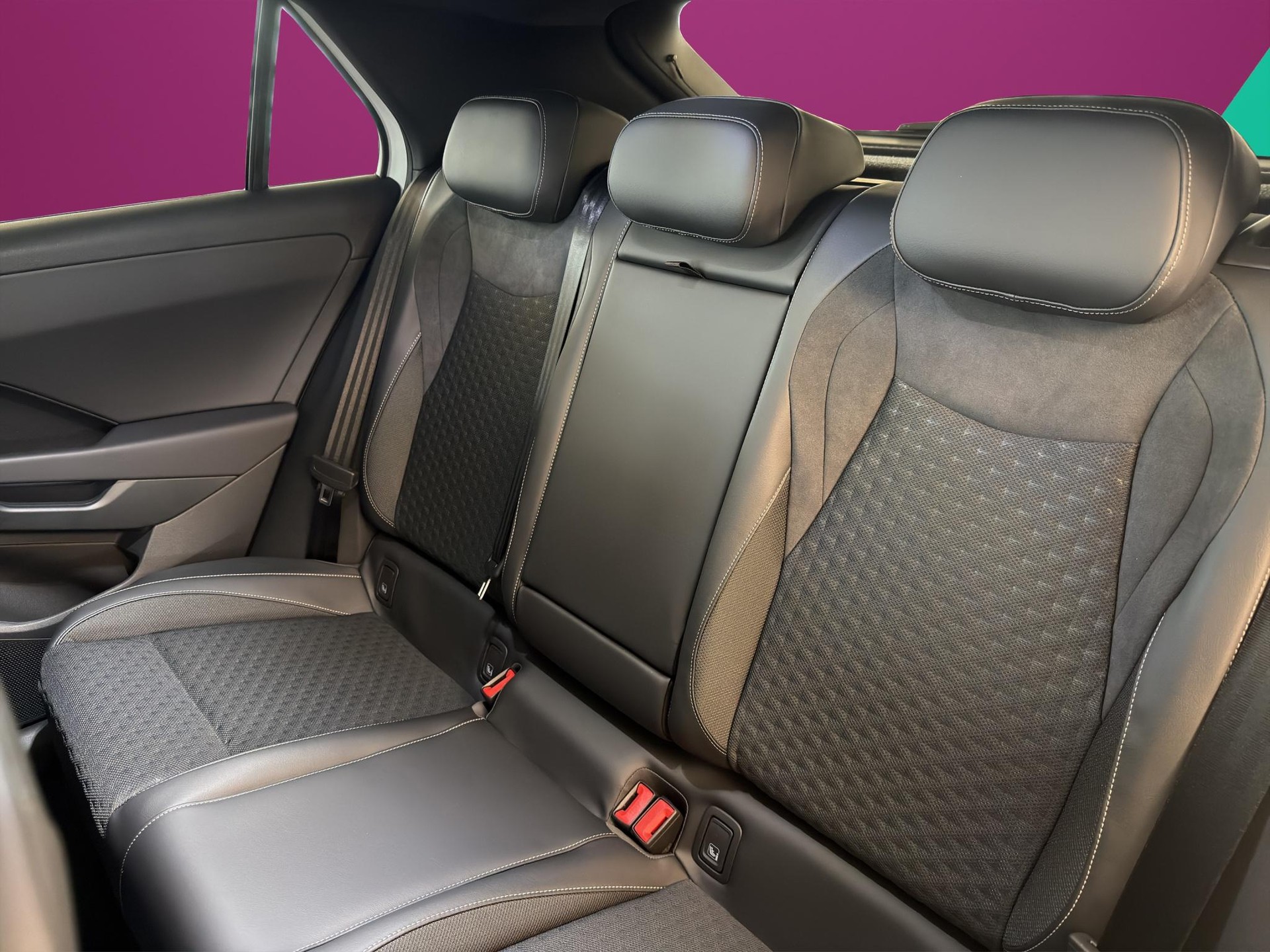 VW T-Roc 1.5 eTSI R-Line DSG CH-Fahrzeug-image-11