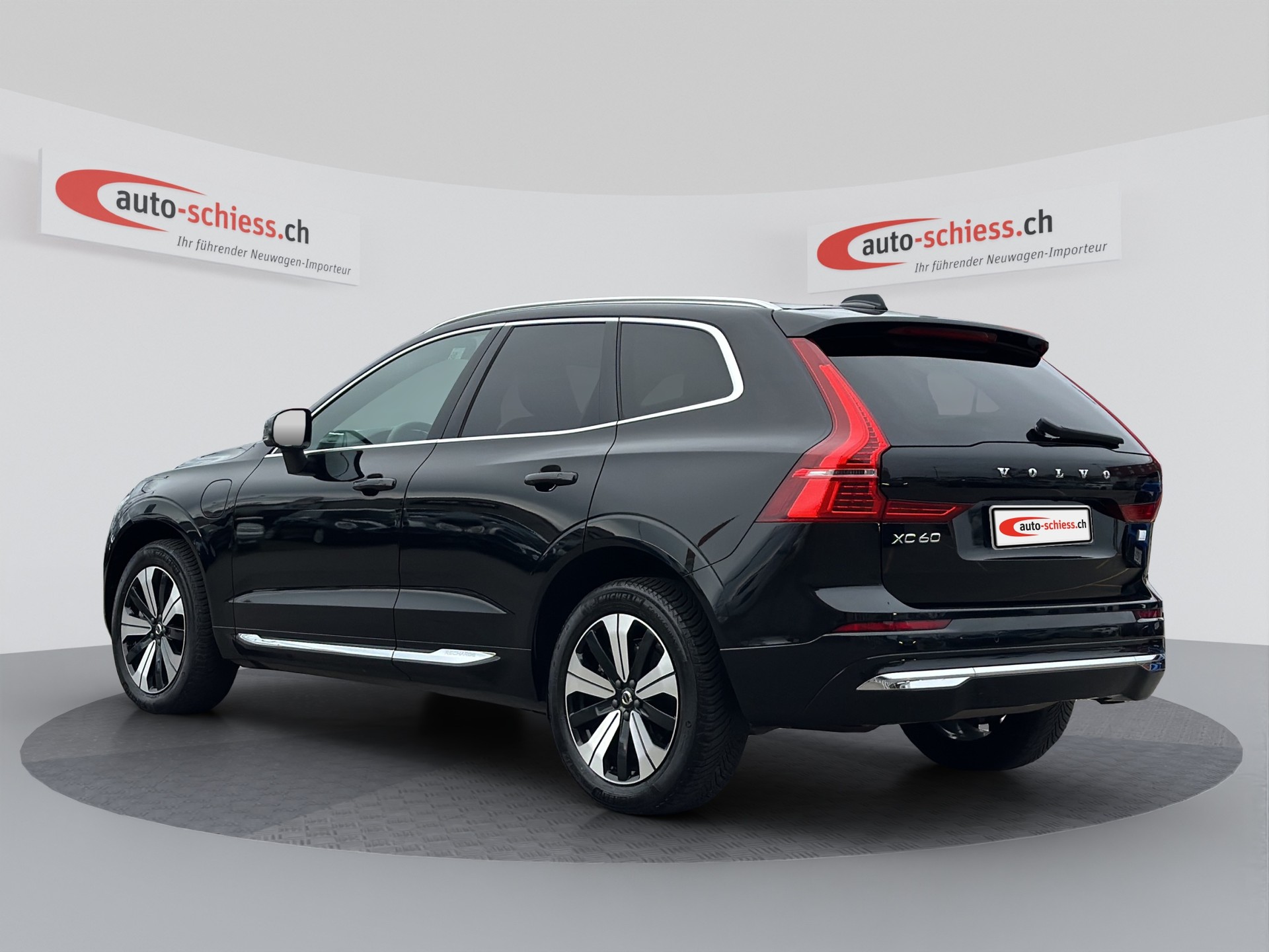 VOLVO XC60 T6 eAWD PluginHybrid Plus Bright Geartronic-image-2