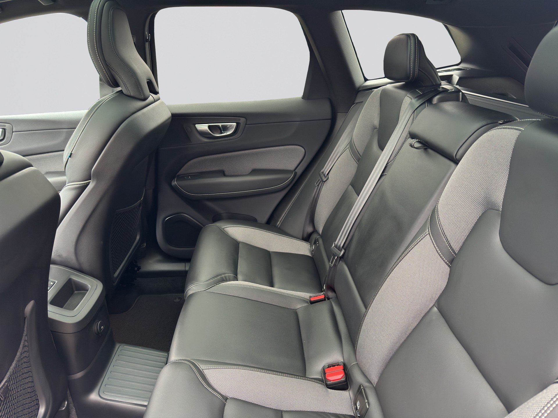 VOLVO XC60 T6 eAWD PluginHybrid Plus Bright Geartronic-image-7