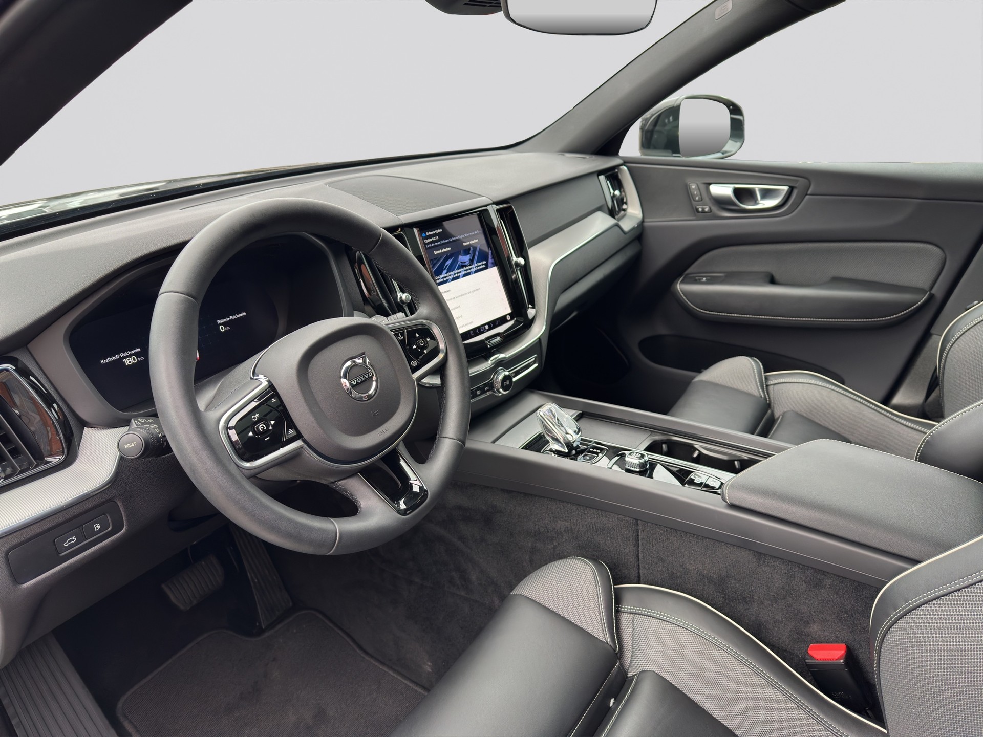 VOLVO XC60 T6 eAWD PluginHybrid Plus Bright Geartronic-image-6