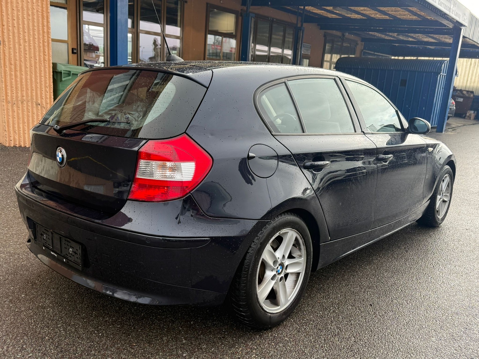 BMW 120i-image-4