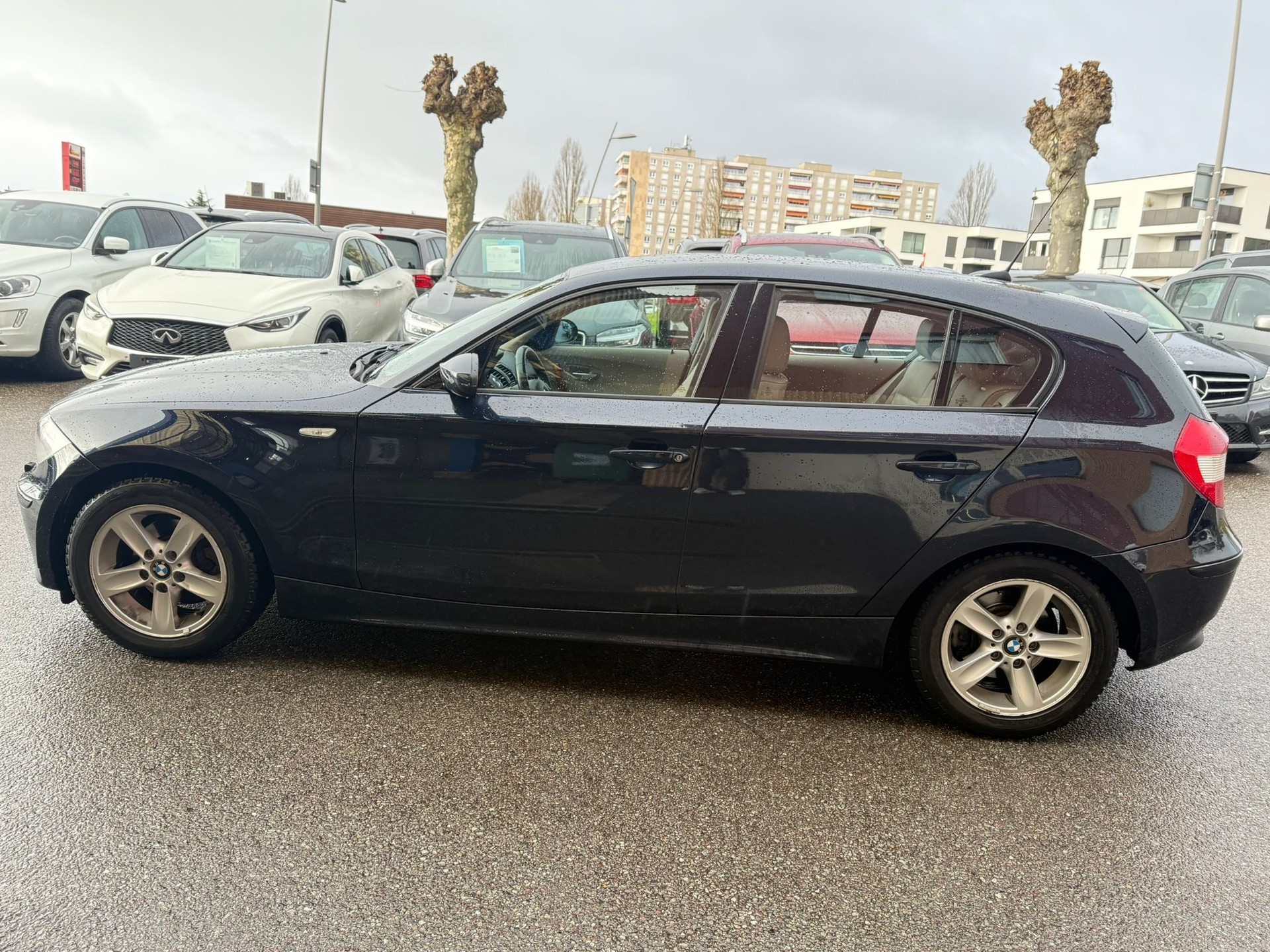 BMW 120i-image-6