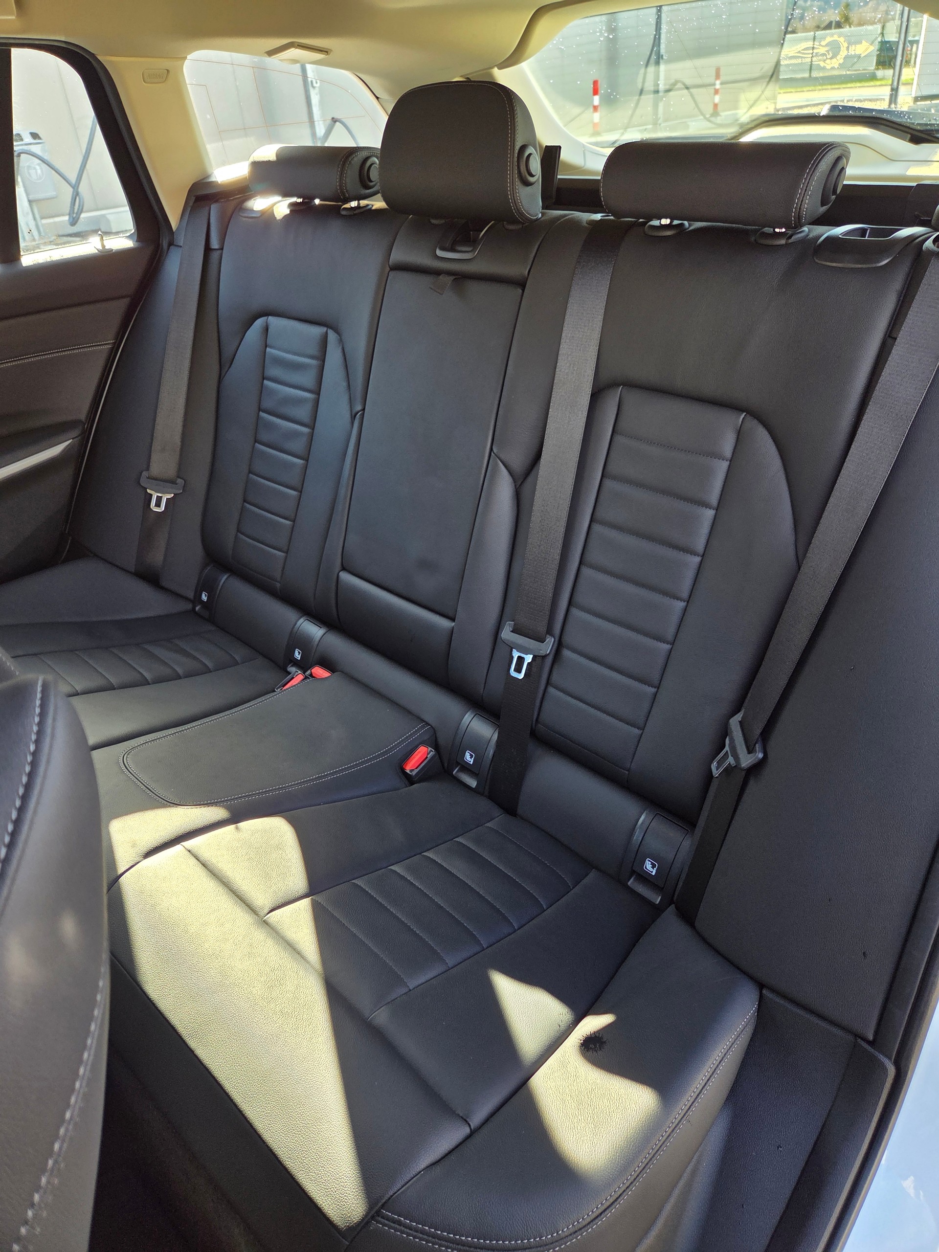 BMW 320d xDrive 48V Touring Steptronic-image-10