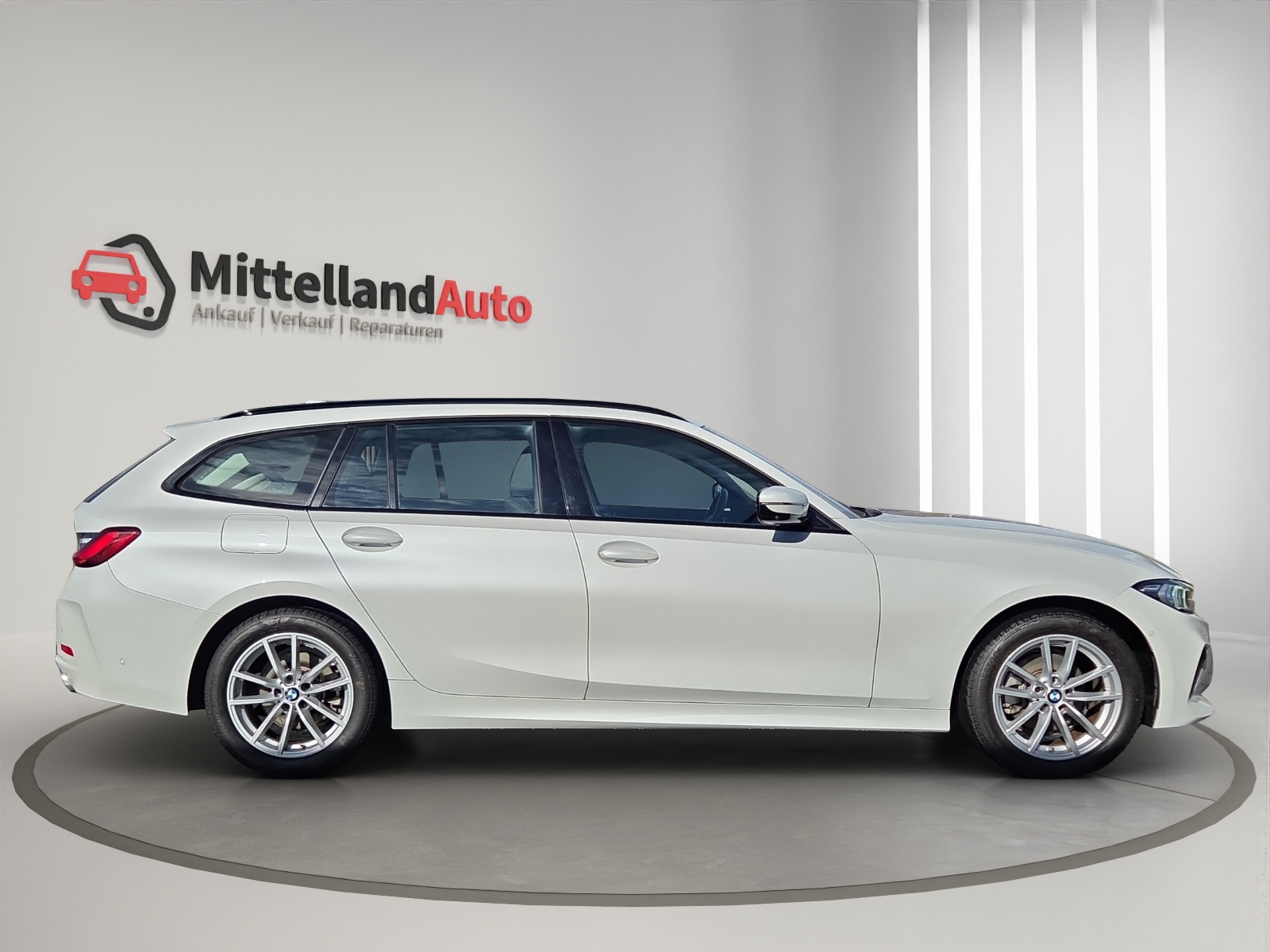 BMW 320d xDrive 48V Touring Steptronic-image-3