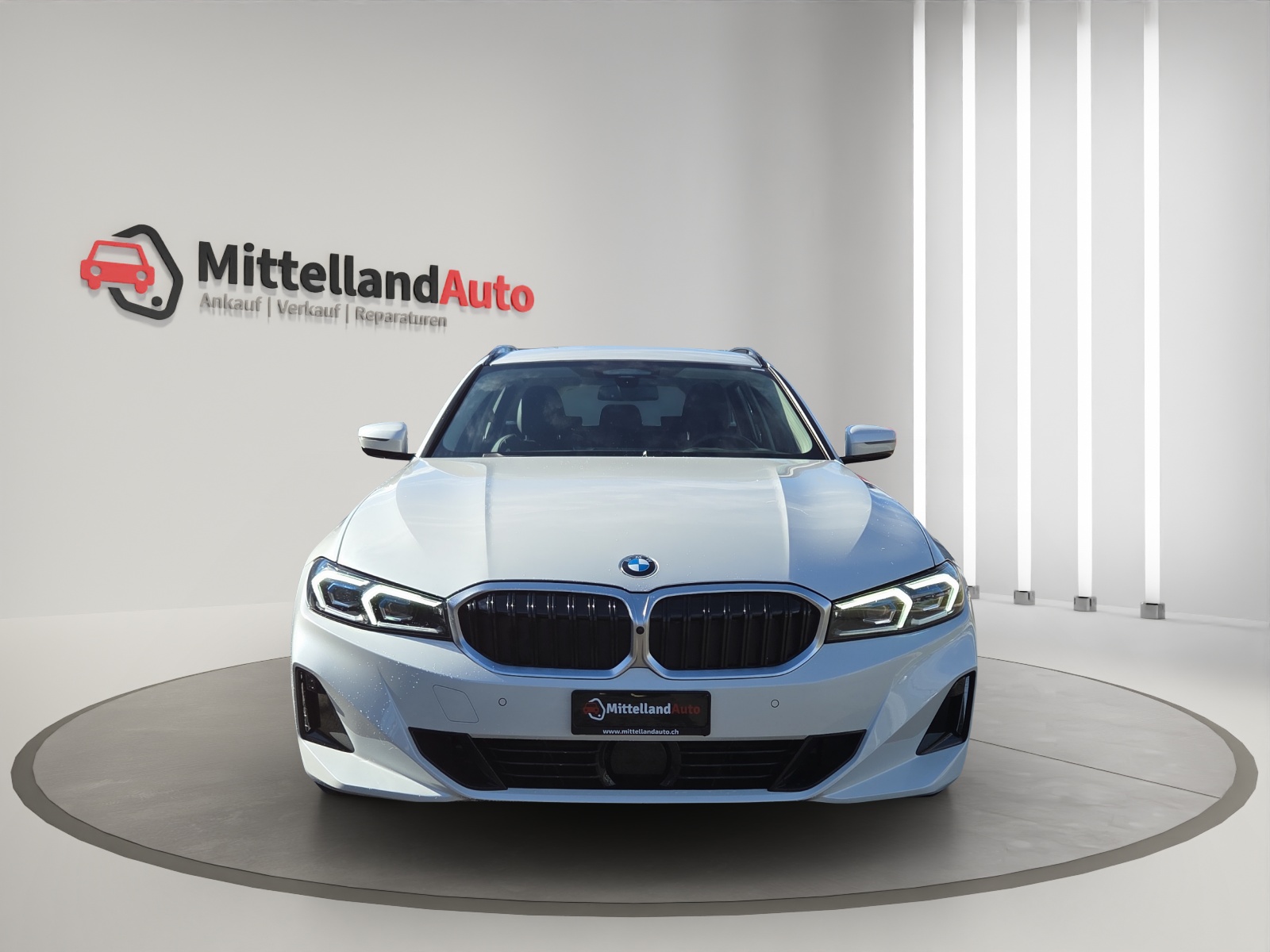 BMW 320d xDrive 48V Touring Steptronic-image-1