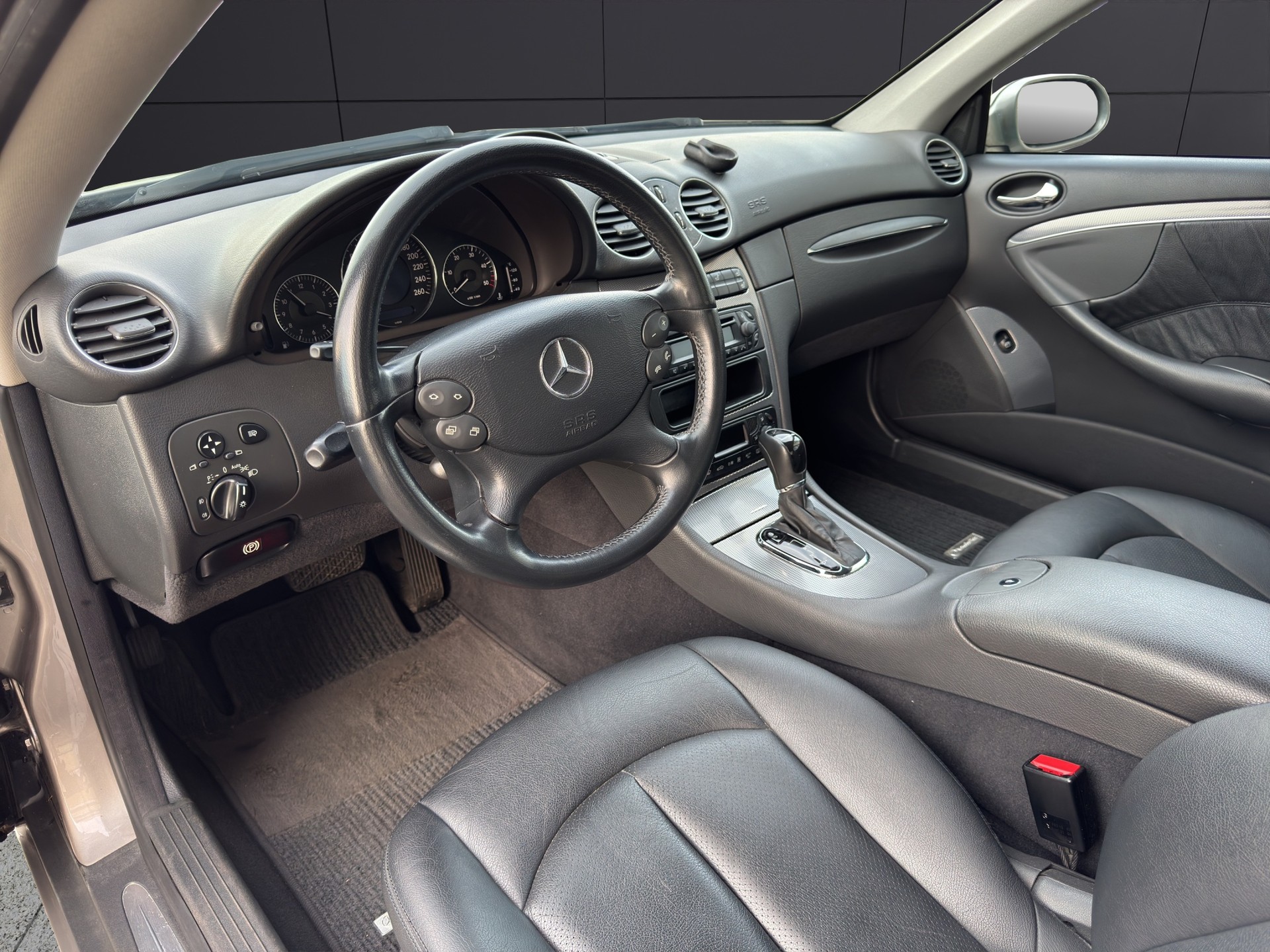 MERCEDES-BENZ CLK 270 CDI Avantgarde-image-7