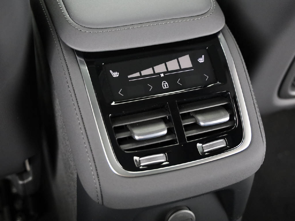VOLVO XC90 2.0 T8 TE XCLUSIVE Ultra Dark eAWD-image-29