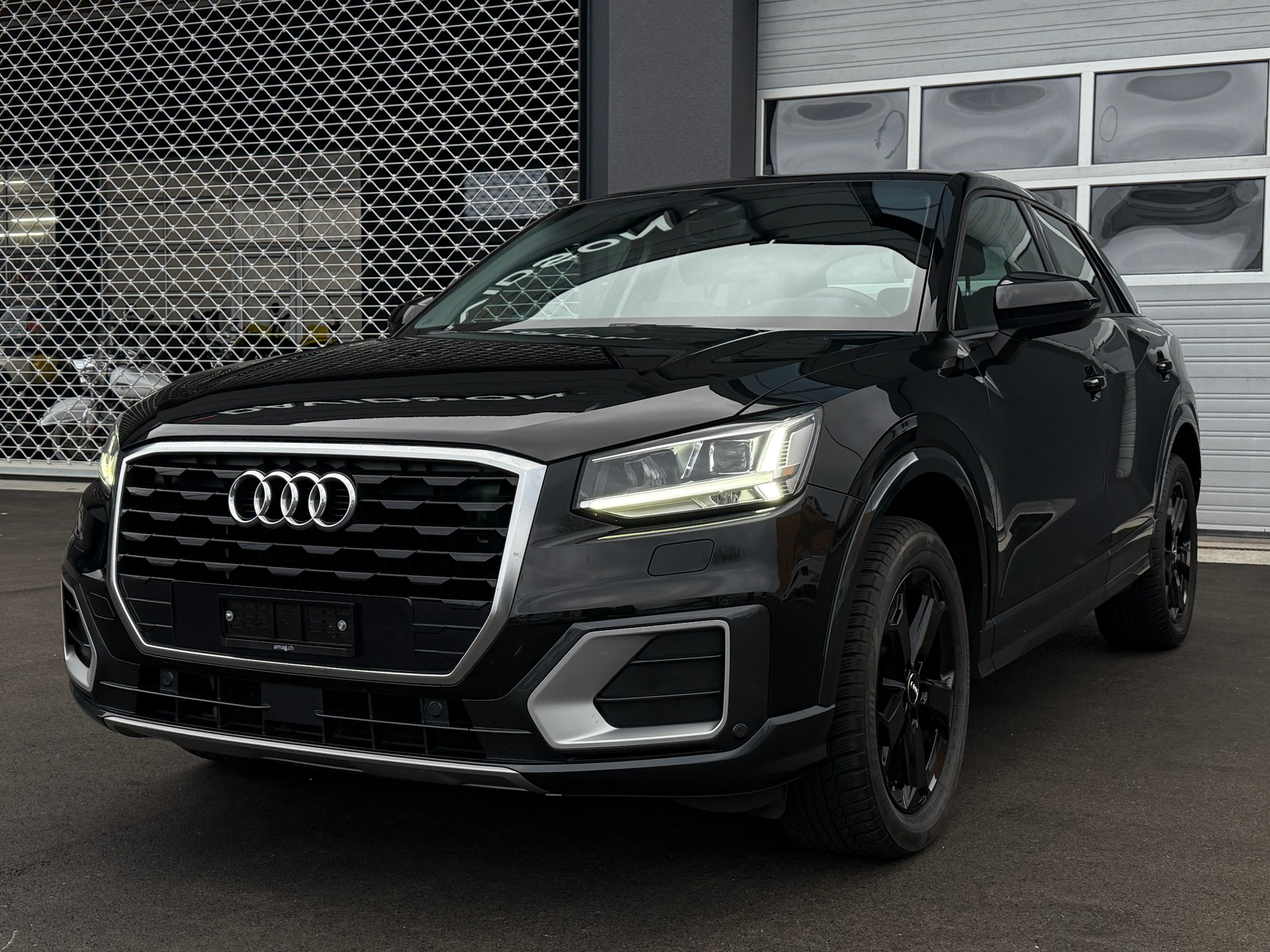 AUDI Q2 35 TFSI Sport S-tronic *All Black*-image-6