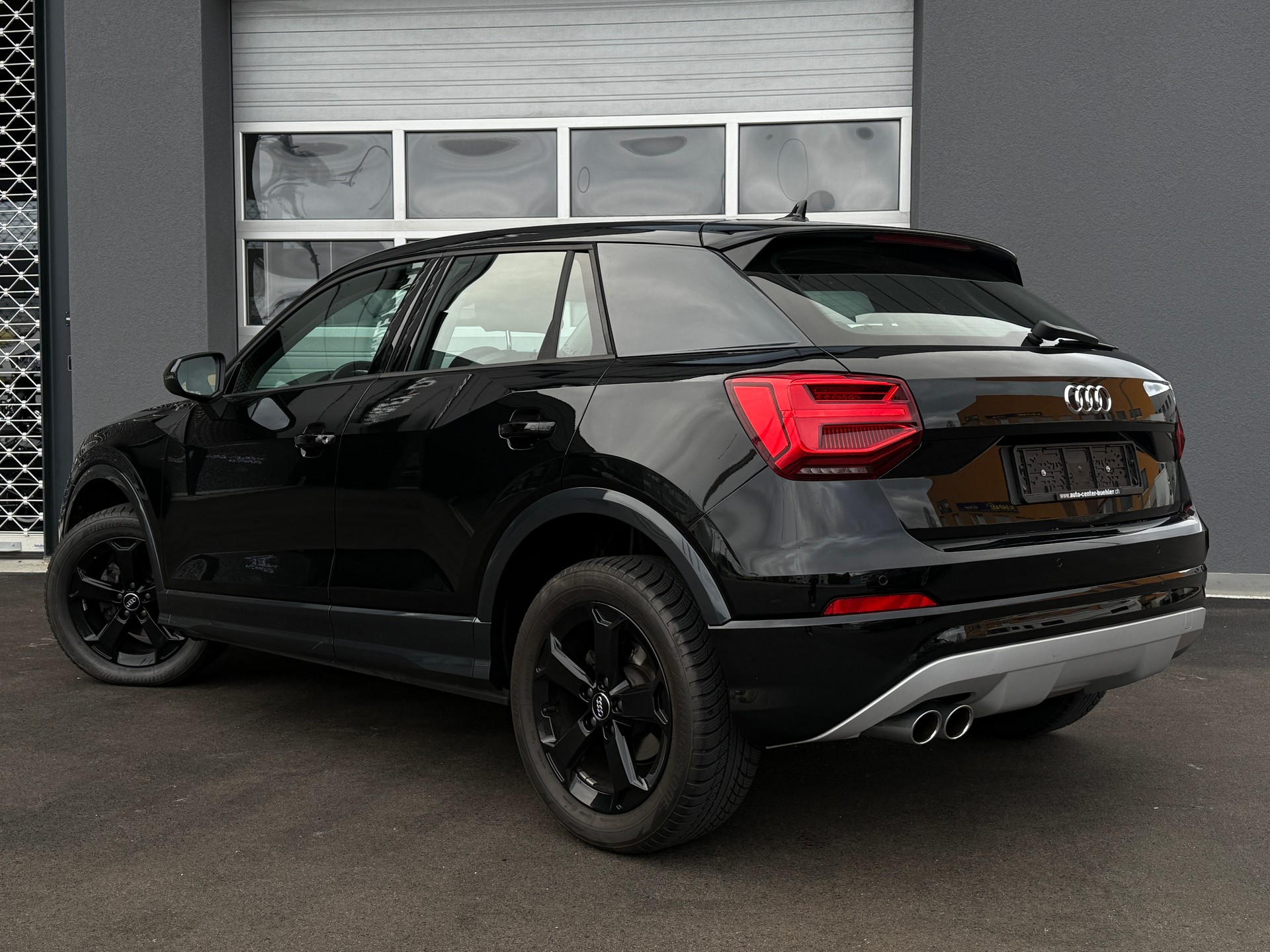 AUDI Q2 35 TFSI Sport S-tronic *All Black*-image-3