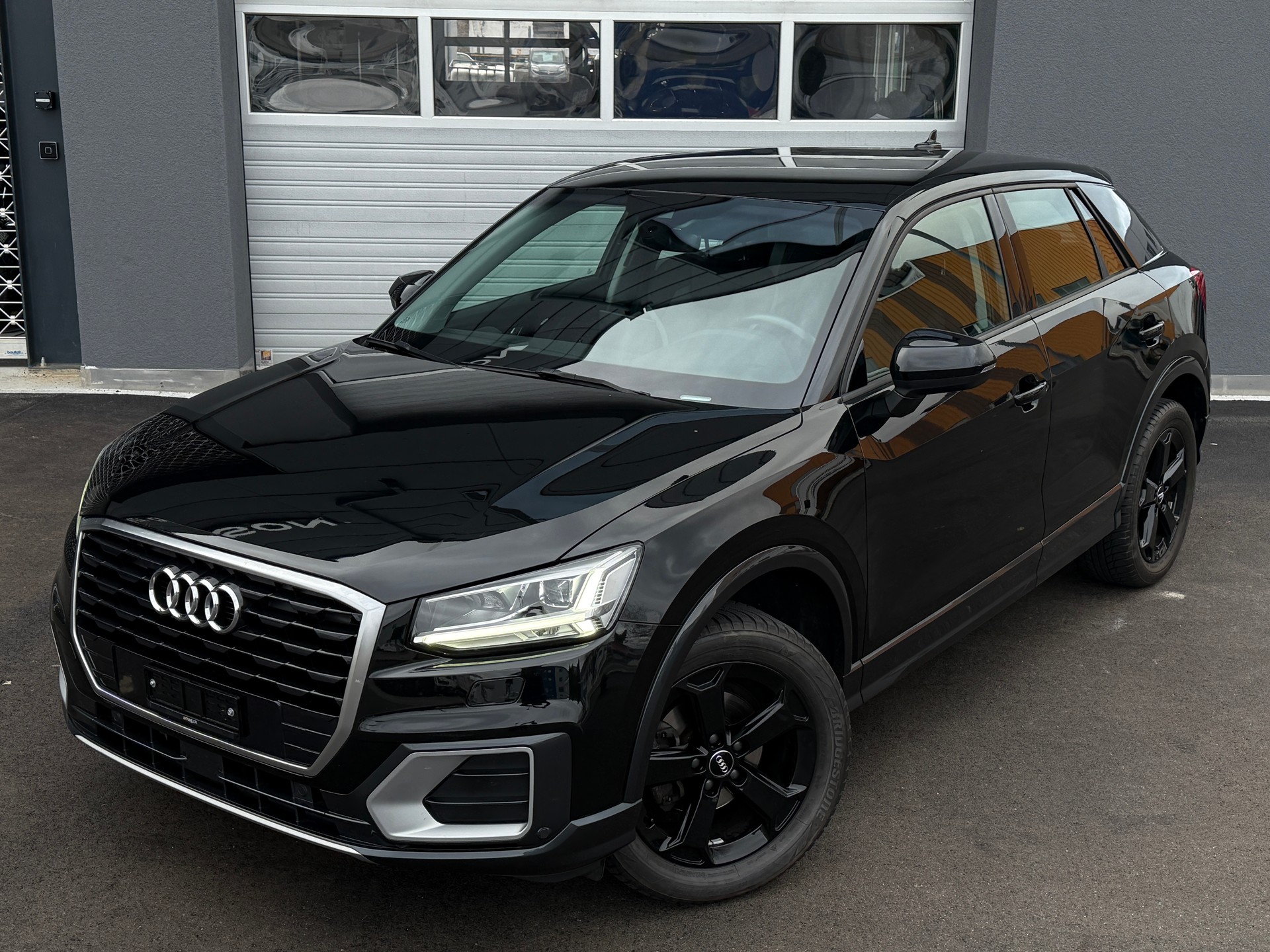 AUDI Q2 35 TFSI Sport S-tronic *All Black*-image-1