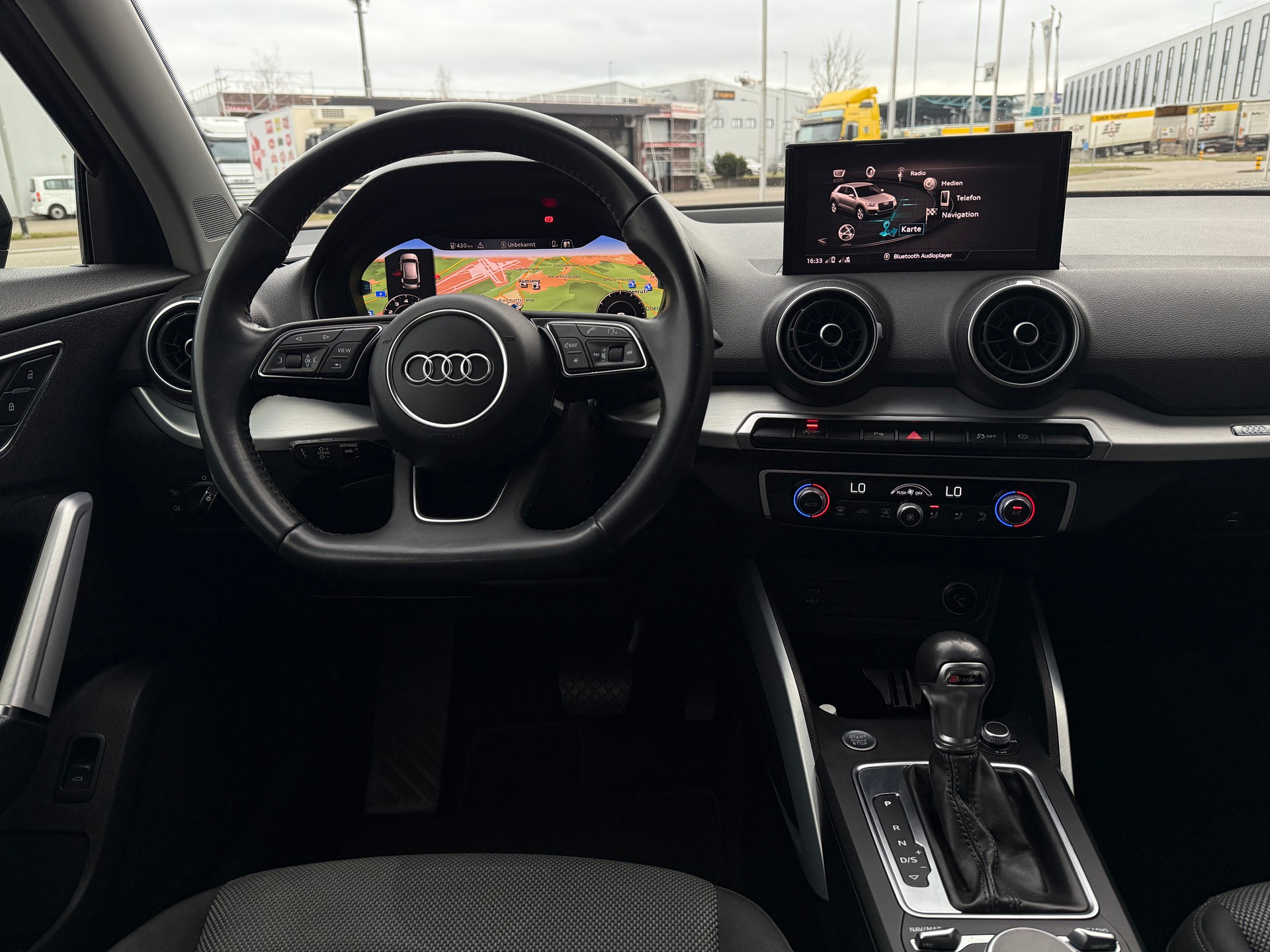 AUDI Q2 35 TFSI Sport S-tronic *All Black*-image-9