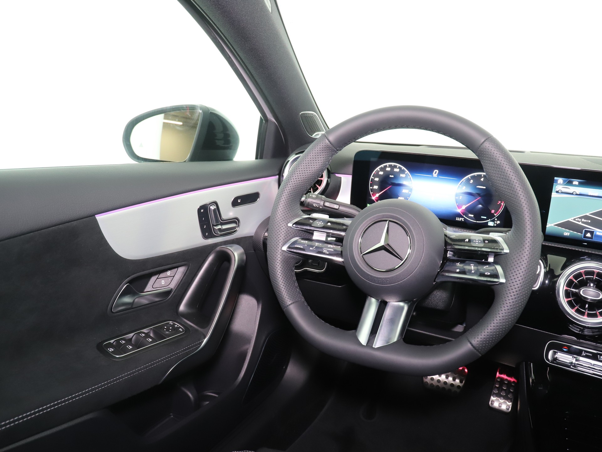 MERCEDES-BENZ A 250 4Matic 8G-DCT-image-14