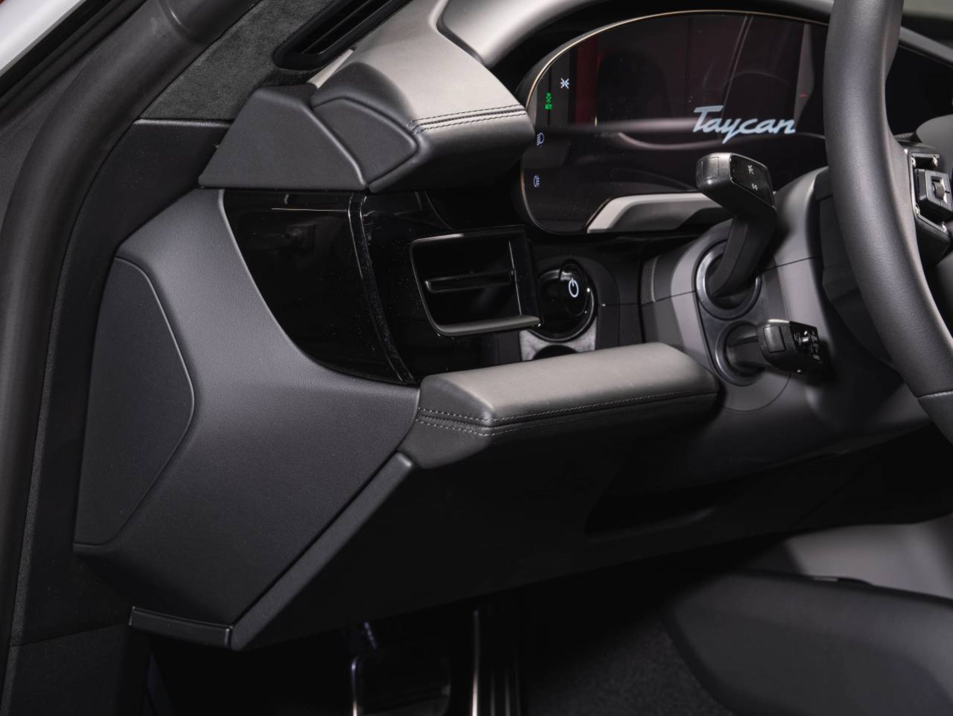 PORSCHE Taycan Turbo (MY23)-image-11