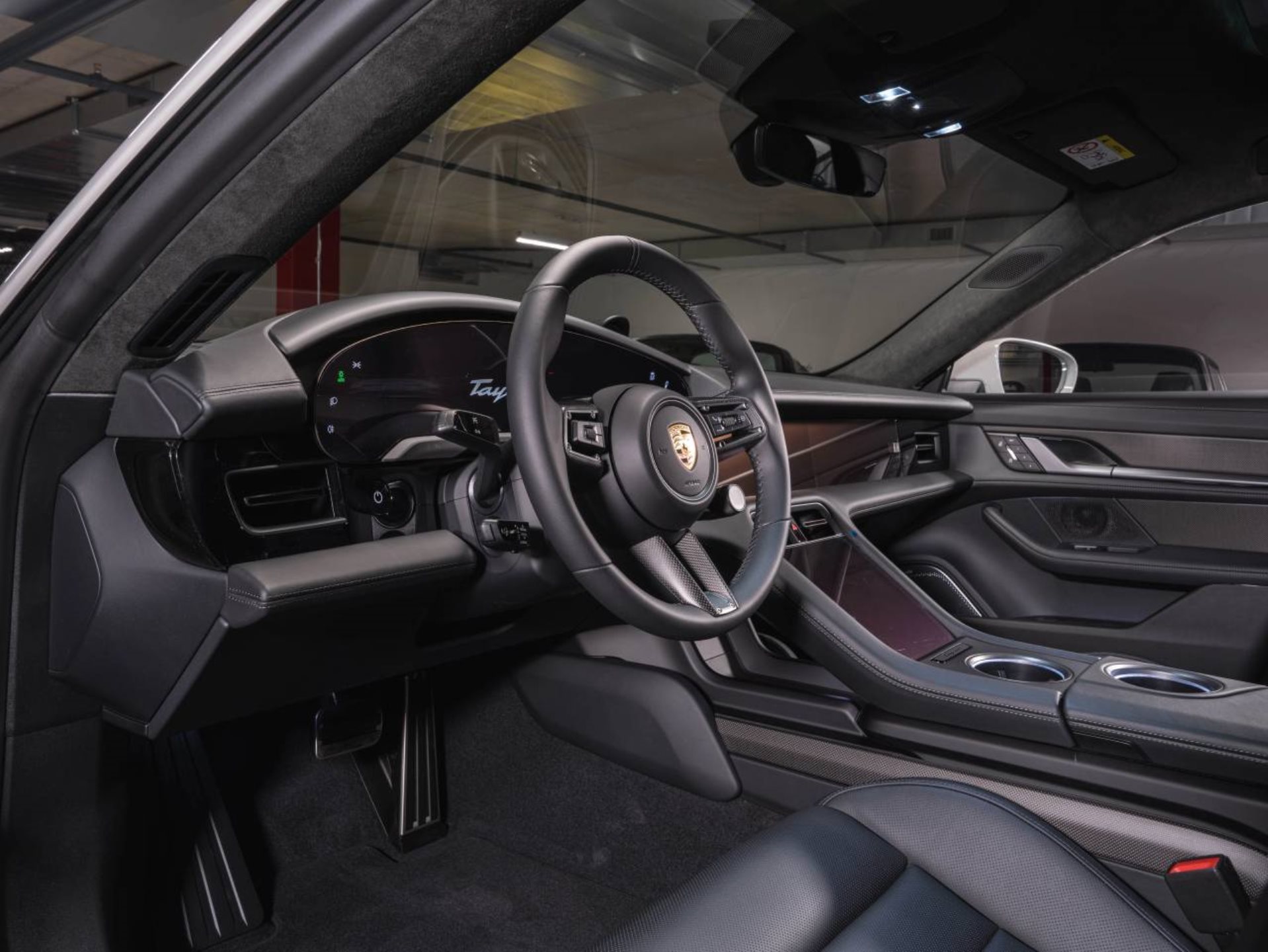 PORSCHE Taycan Turbo (MY23)-image-3