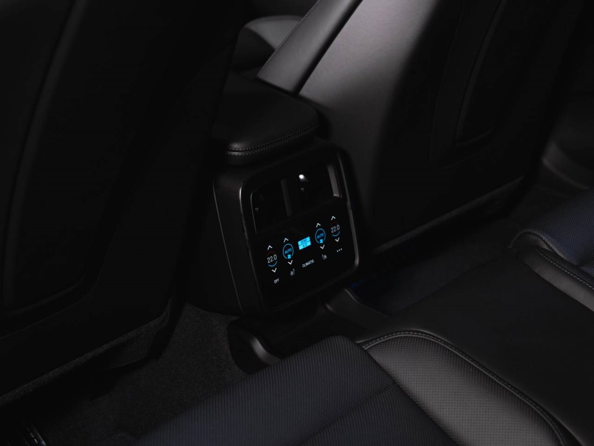 PORSCHE Taycan Turbo (MY23)-image-13