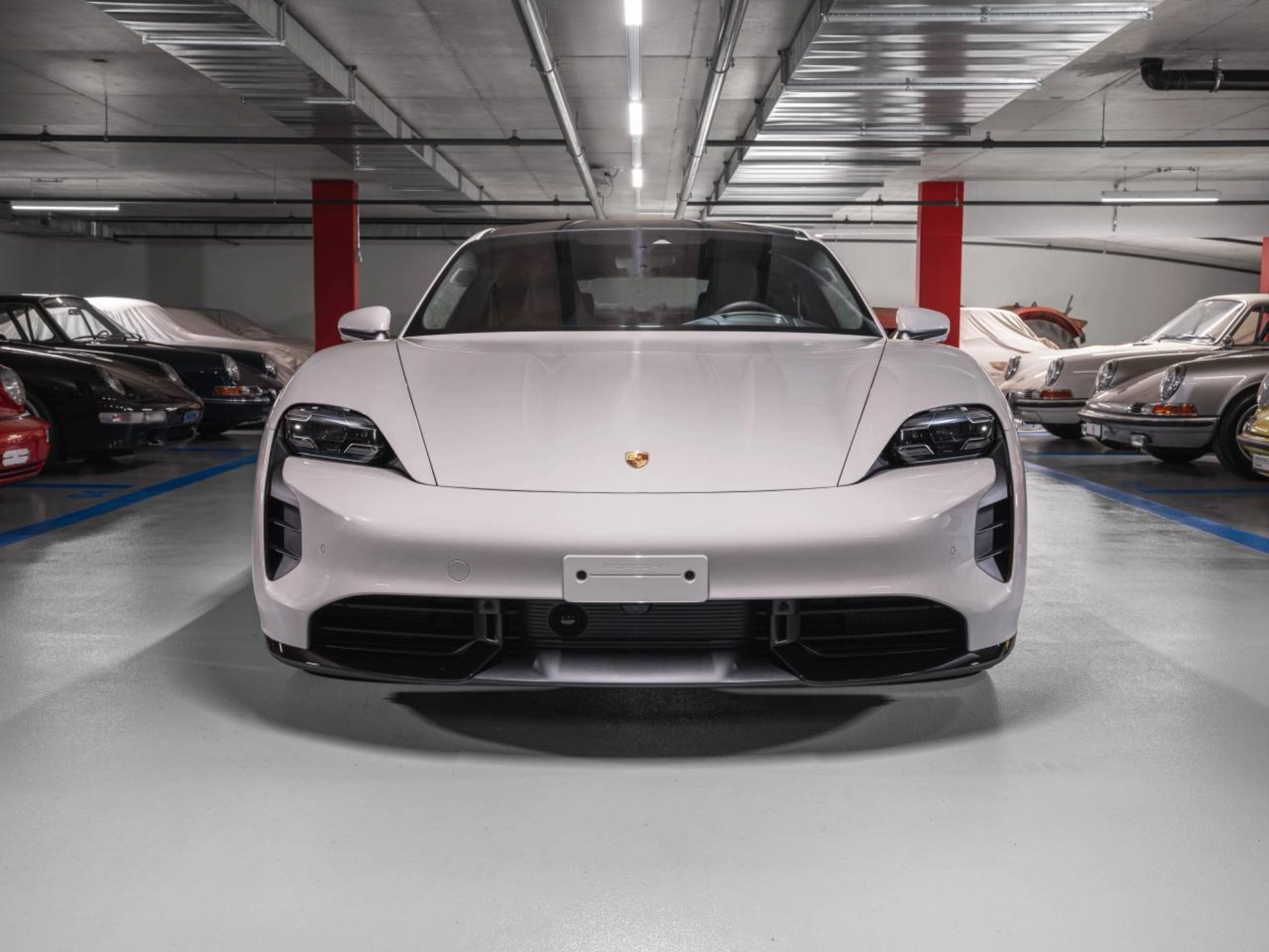 PORSCHE Taycan Turbo (MY23)-image-1