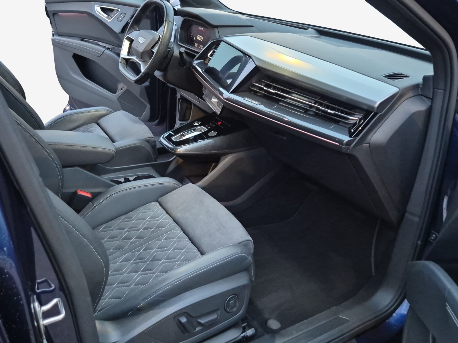 AUDI Q4 Sportback e-tron 50 quattro-image-16