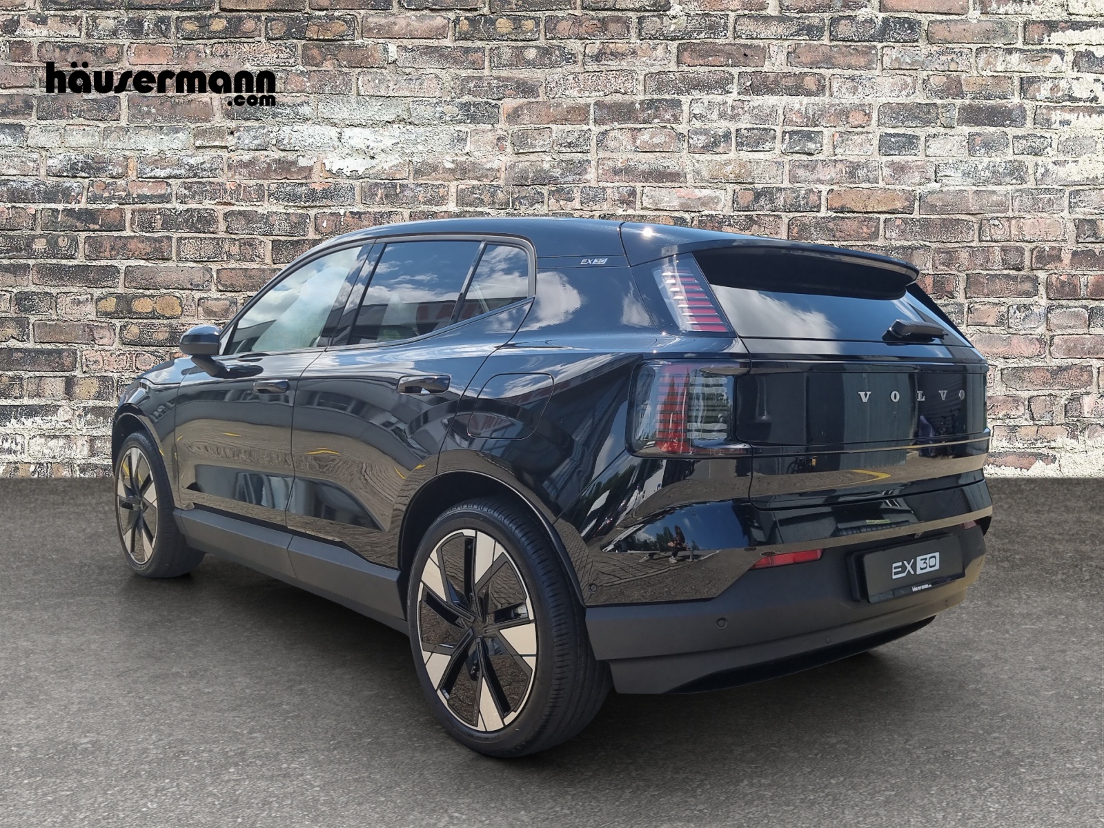 VOLVO EX30 E60 Twin Ultra Performance AWD-image-3