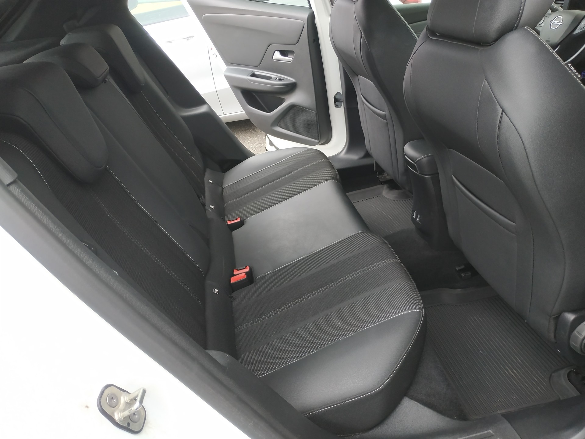 OPEL Mokka 1.5 Diesel Elegance-image-18