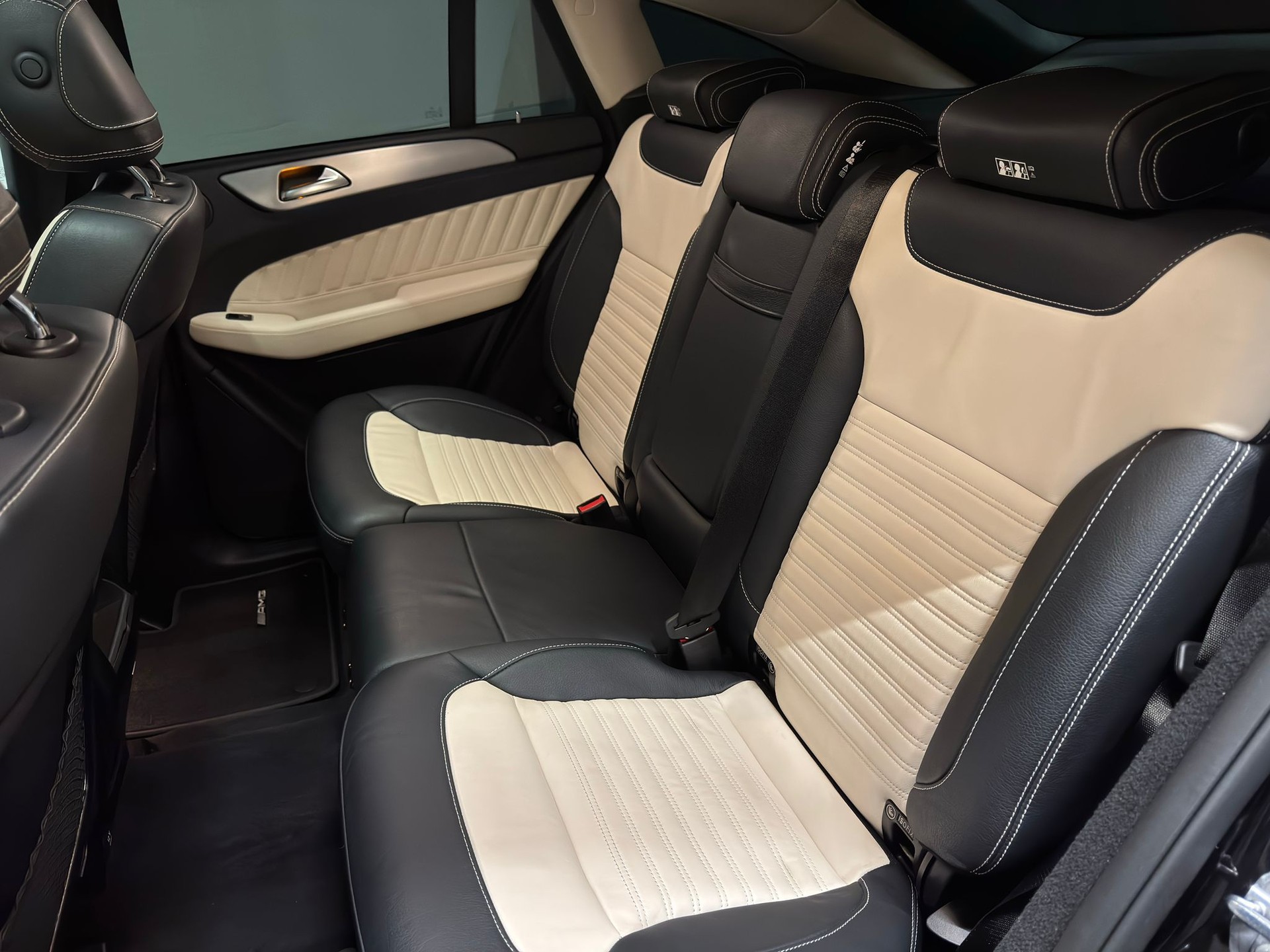 MERCEDES-BENZ GLE 350 d Coupé-image-12