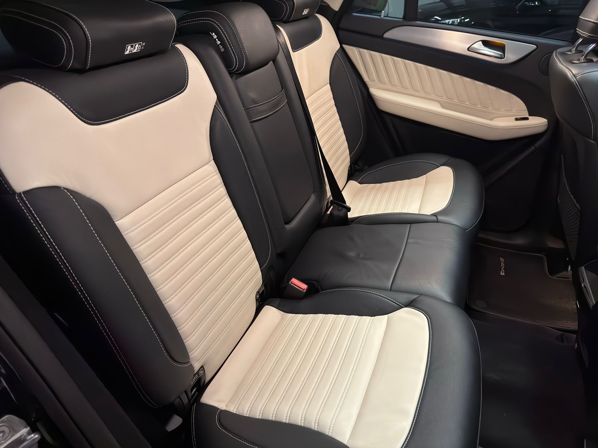 MERCEDES-BENZ GLE 350 d Coupé-image-10