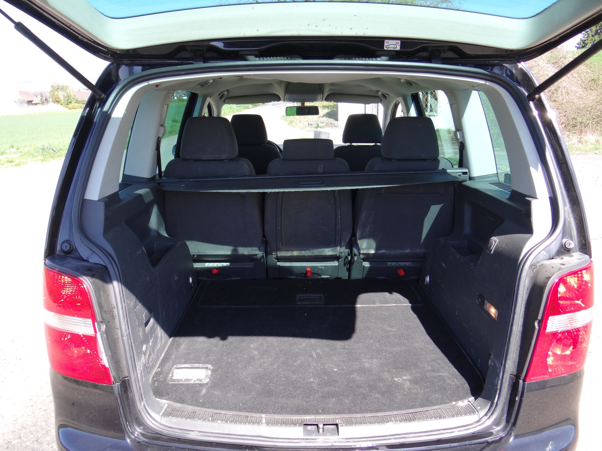 VW Touran 1.9 TDI Trendline-image-8
