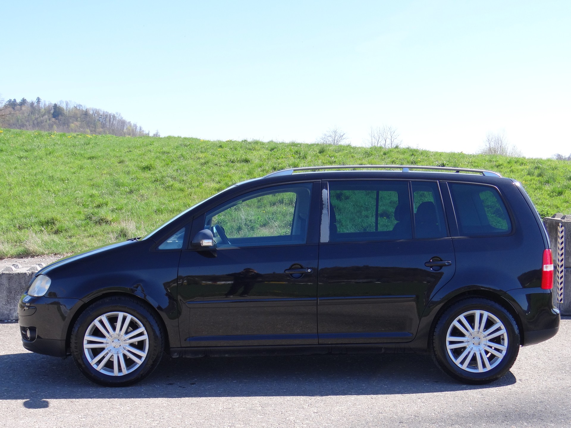 VW Touran 1.9 TDI Trendline-image-0