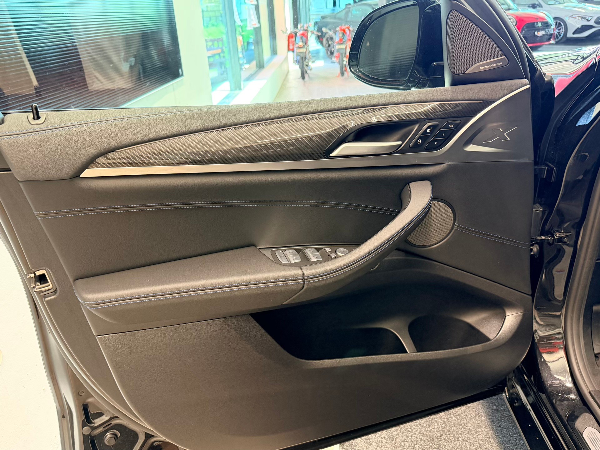BMW X4 M40i 48V Steptronic-image-13